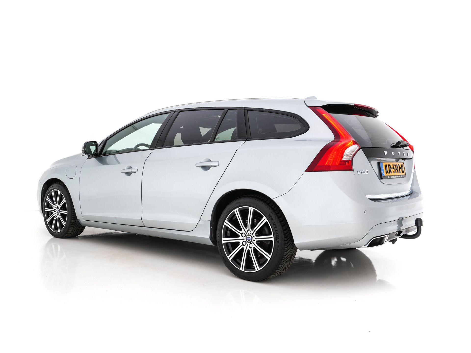 Volvo V60 2.4 D6 AWD Twin Engine Summum Aut. *PANO | NAVI-FULLMAP | LEATHER | BI-XENON | CAMERA |  ECC | PDC | CRUISE | SPORT-SEATS | PRIVACY-GLASS | TOWBAR | MEMORY-PACK | HEATED-COMFORTSEATS | 18"ALU*