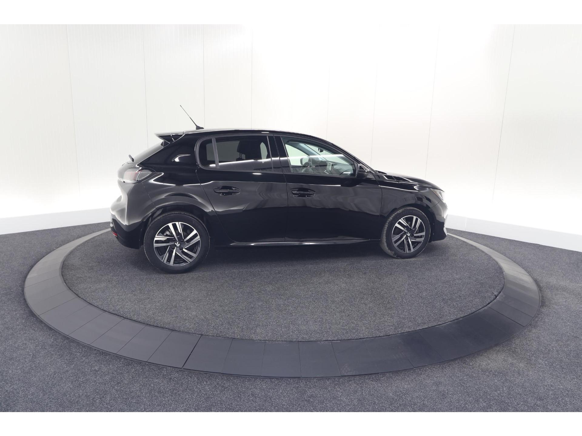 Peugeot 208 PureTech 100 Allure Pack | Camera | Apple Carplay | Stoelverwarming | Parkeersensoren