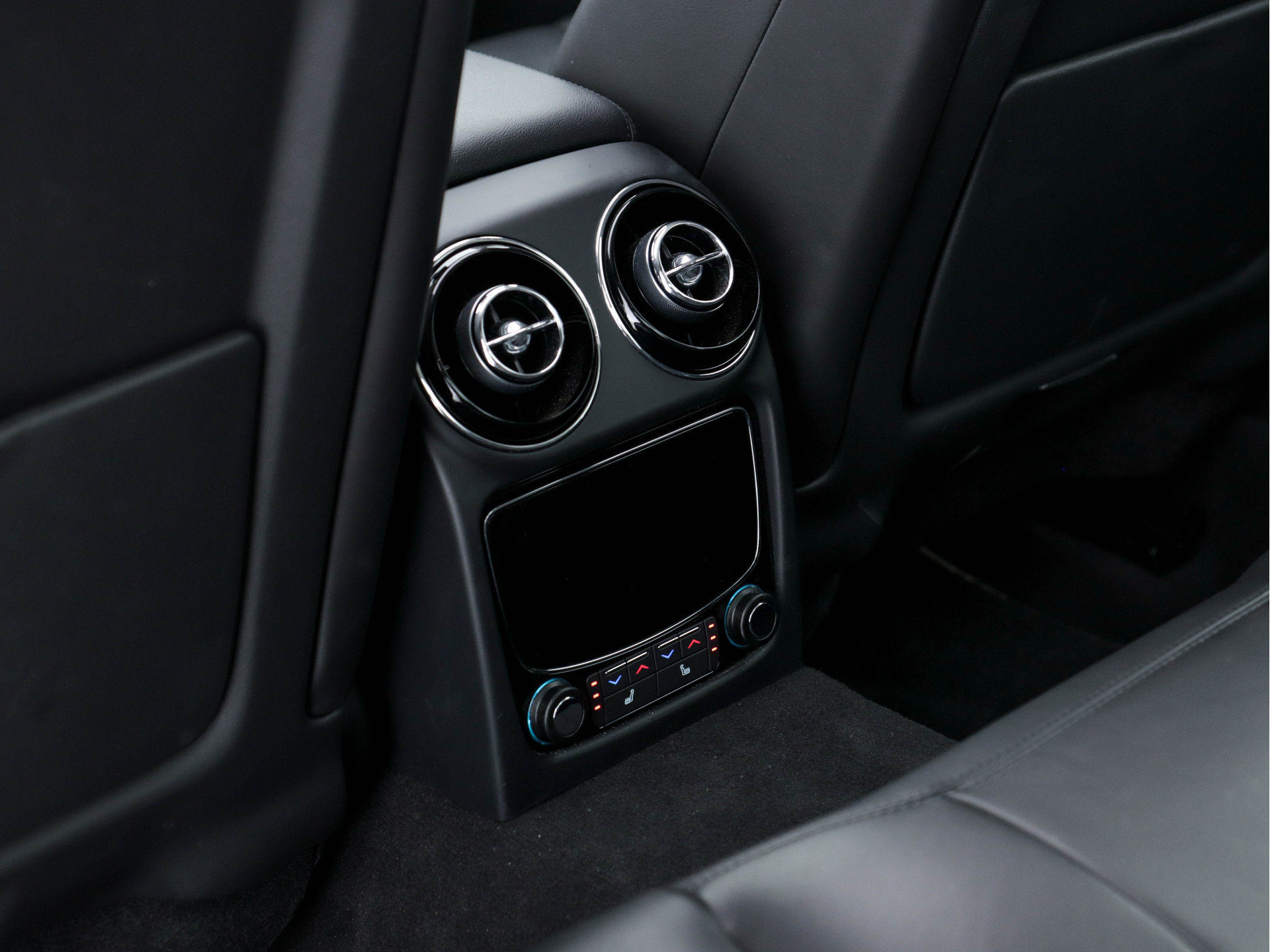 Jaguar XJ 3.0 V6D Portfolio Long (INCL-BTW) Aut. *PANO | LEATHER  | BI-XENON | MERIDIAN-AUDIO | MEMORY-PACK | KEYLESS | CAMERA | ECC | HEATED-COMFORTSEATS | PDC | NAVI-FULLMAP | SHIFT-PADDLES | CRUISE | 19"ALU*