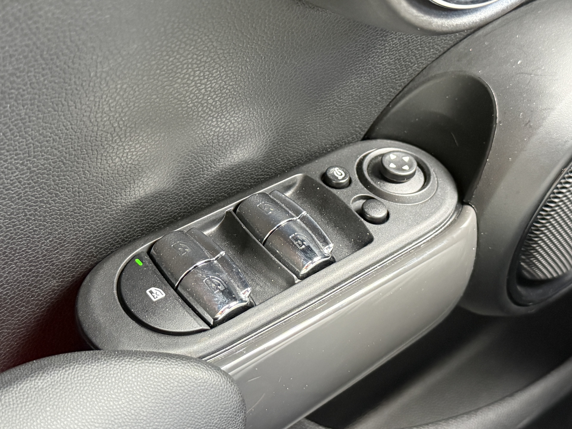 MINI 5-Deurs 1.5 Cooper Pepper | Keyless | Dealeronderhouden | All-Season