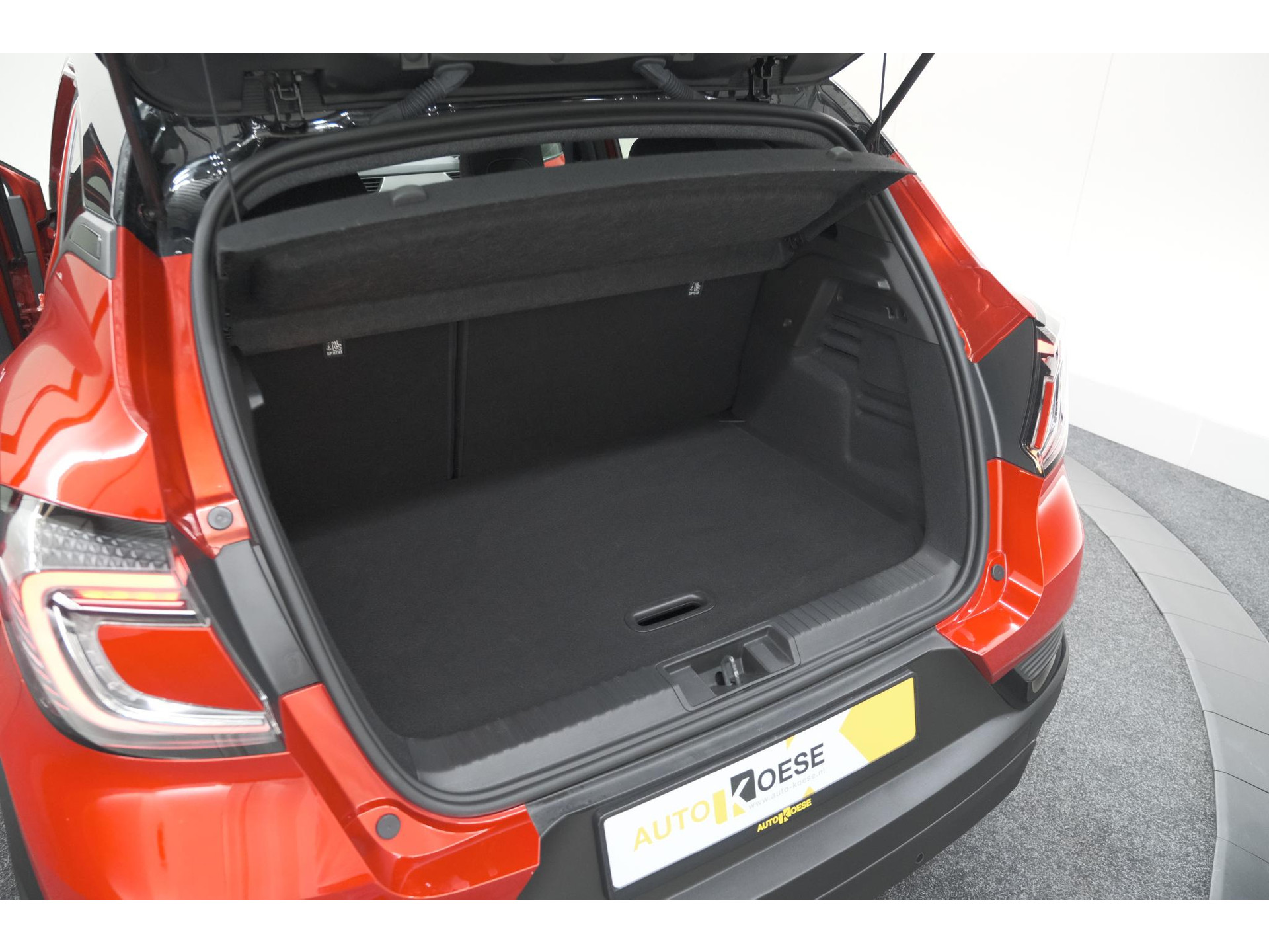 Renault Captur TCe 90 techno | Nieuw Model | Camera | Harman Kardon | Apple Carplay | Parkeersensoren | 18 Inch Lichtmetalen Velgen
