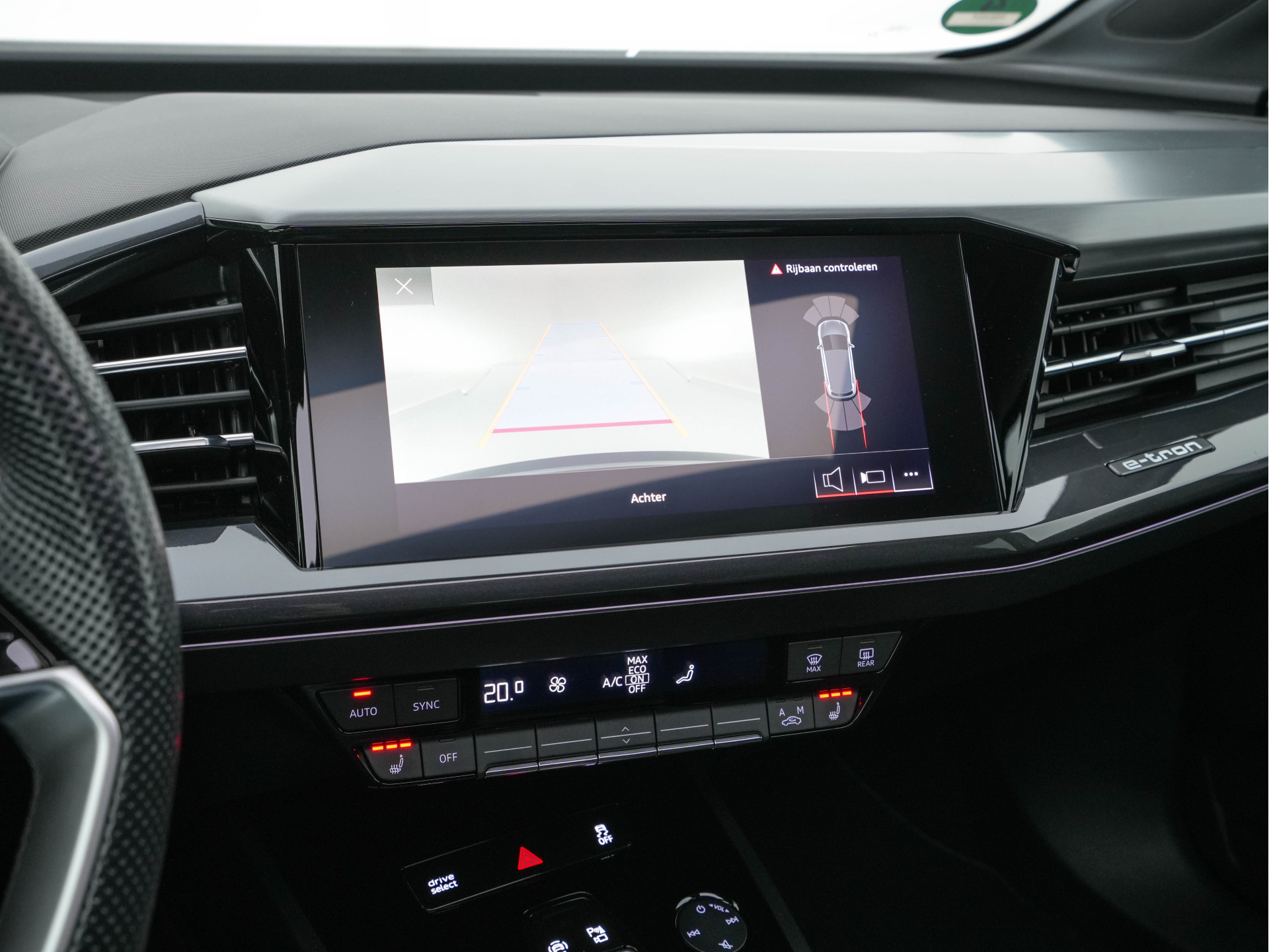 Audi Q4 e-tron 40 S-Line Competition Launch edition 77 kWh [ 3-Fase ] {SOH-87%} (INCL-BTW) *HEAT-PUMP | PANO | LEATHER-FABRIC | MATRIX-LED | ADAPTIVE-CRUISE | HEATED-SPORTSEATS | AMBIENT-LIGHT | DIGI-COCKPIT | CAMERA | KEYLESS | NAVI-FULLMAP | ...