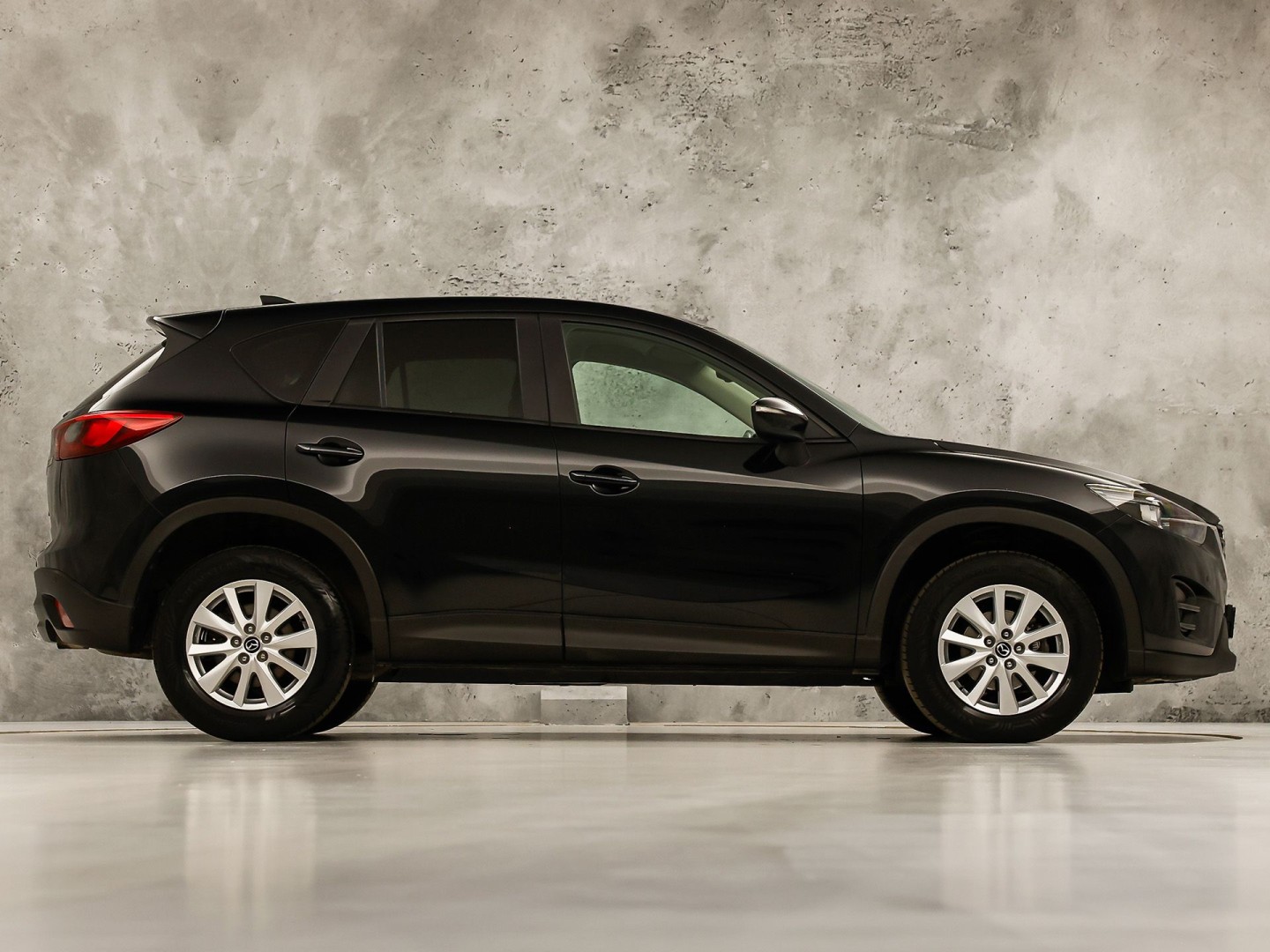Mazda CX-5 2.0 SkyActiv-G 165 TS 2WD (NAVIGATIE, CLIMATE, STOELVERWARMING, GETINT GLAS, PARKEERSENSOREN, CRUISE, NIEUWE APK, NIEUWSTAAT)