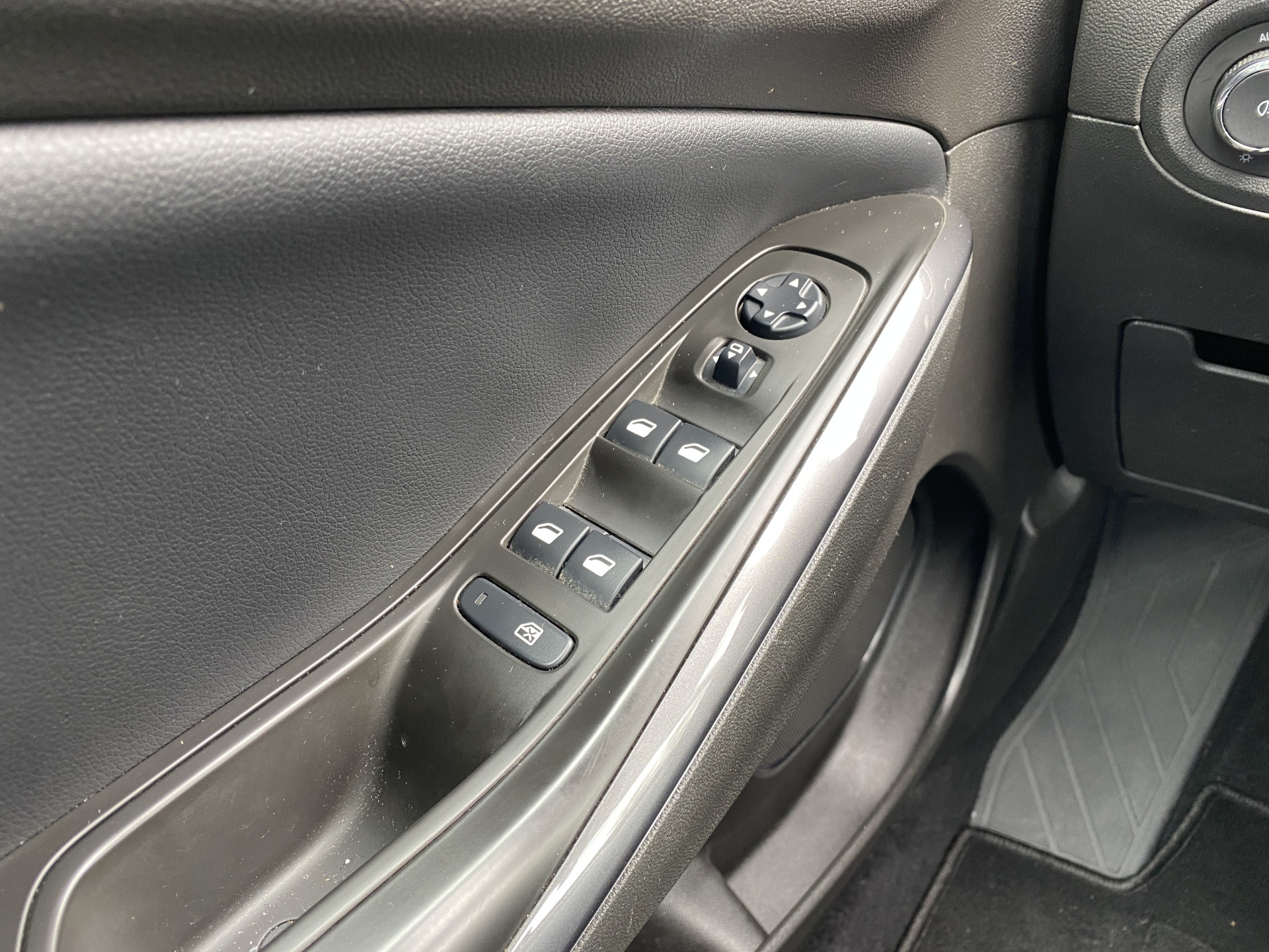 Opel Grandland X 1.2 Turbo Ultimate 130 pk AUT. | dealer onderhouden | navigatie | 360 camera | elektr. a. klep | stoel-stuurverw.