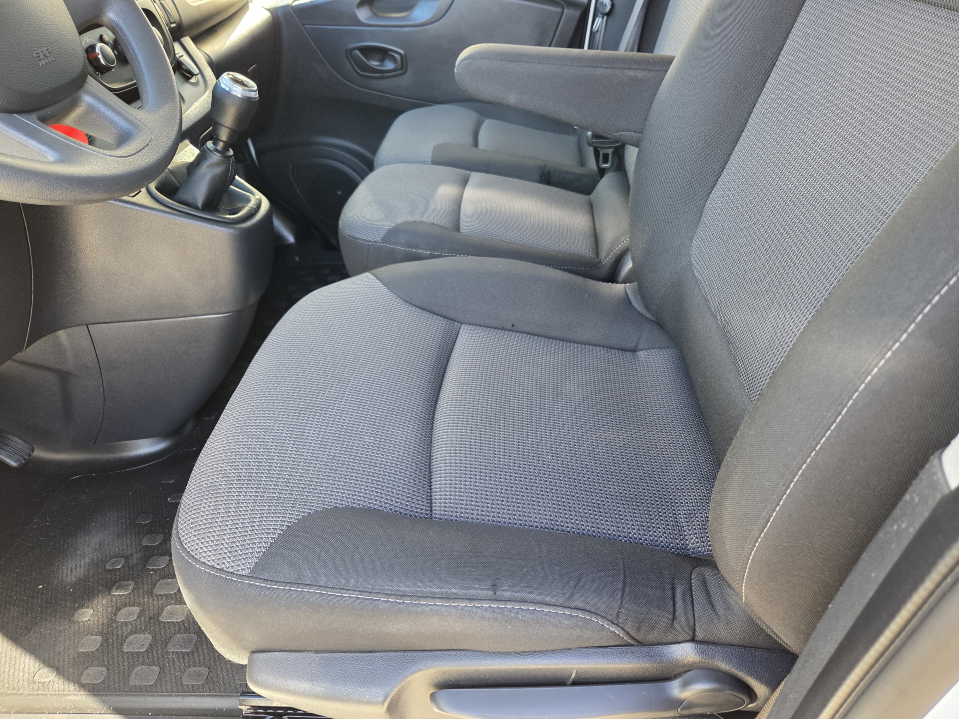 Renault Trafic 2.0 dCi 120Pk /88kw  L2 Airco  Parkeersensor Trekhaak Business