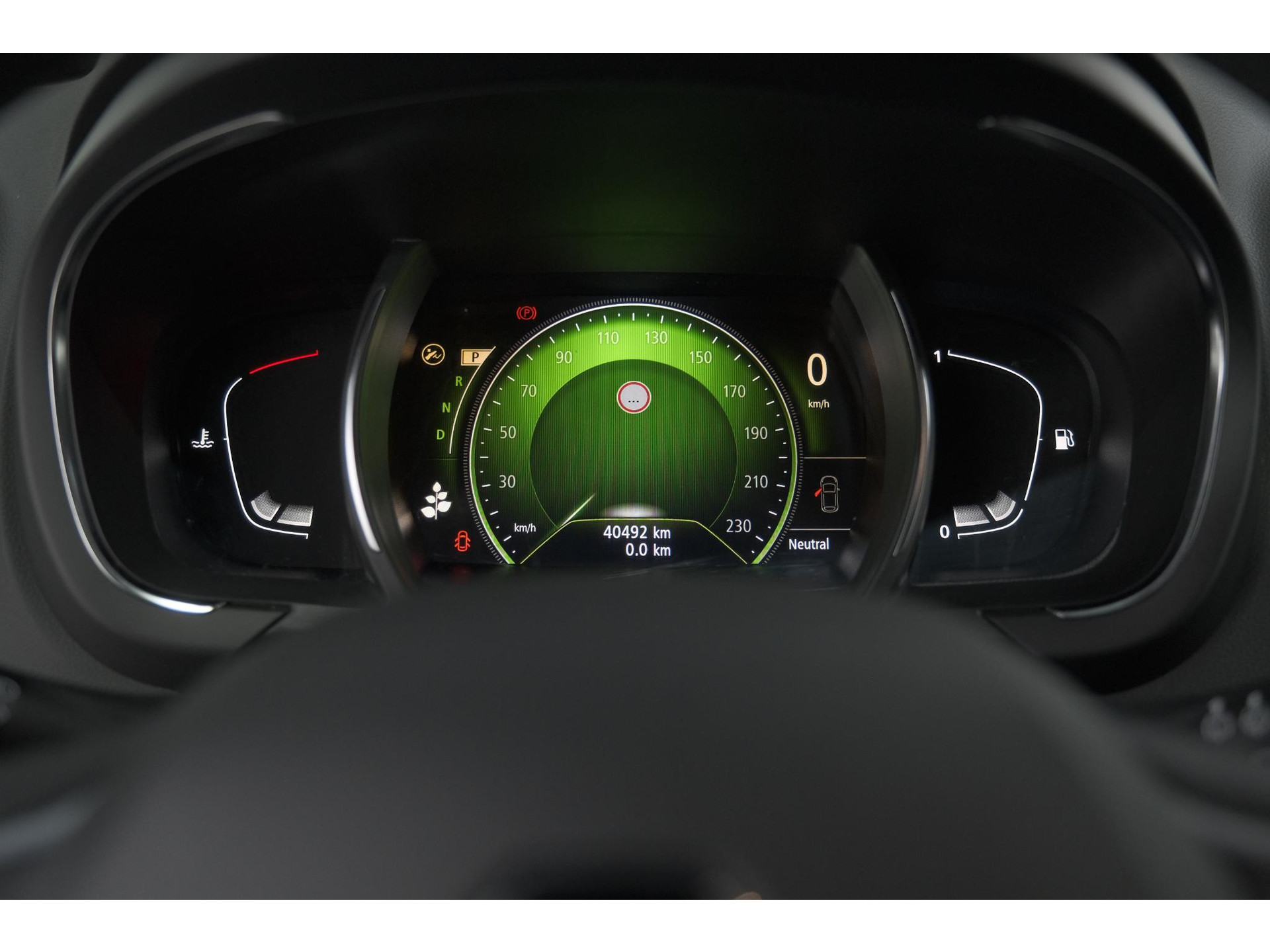 Renault Scénic TCE 160 EDC Black Edition | Trekhaak | Adaptieve Cruise Control | BOSE Premium Audio | Panoramadak