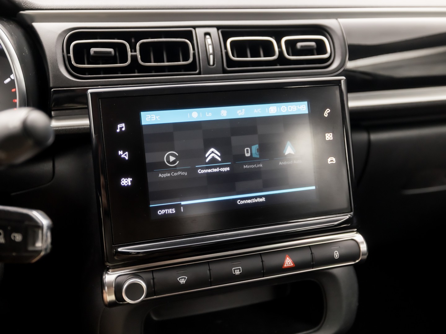 Citroën C3 1.2 PureTech S&S Sport Automaat (APPLE CARPLAY, GROOT NAVI, CAMERA, SPORTSTOELEN, PARKEERSENSOREN, LM VELGEN, CRUISE, NIEUWSTAAT)