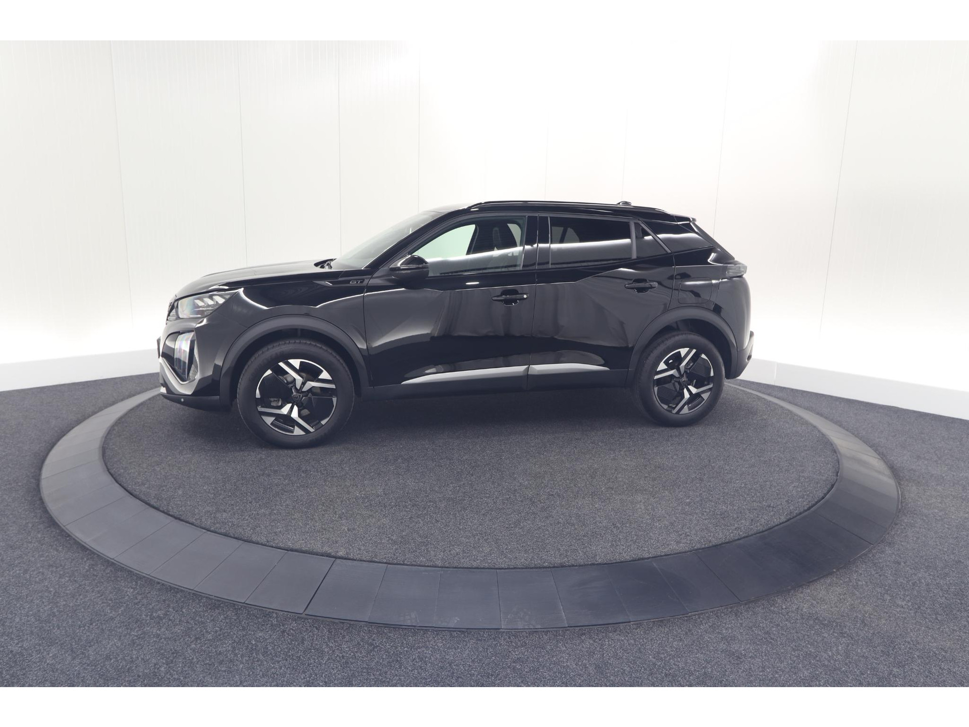 Peugeot 2008 PureTech 130 EAT8 GT | Camera | Parkeersensoren | Apple Carplay