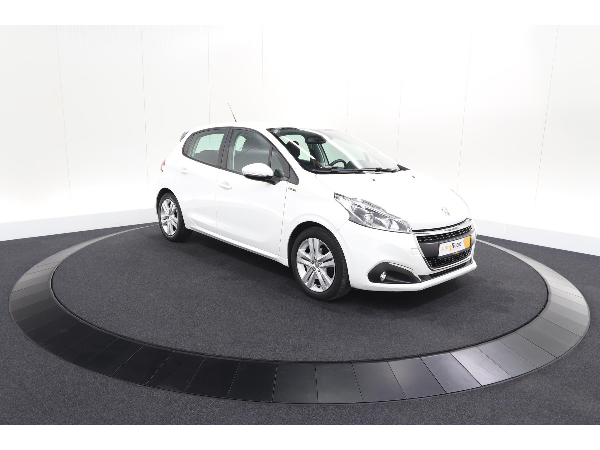 Peugeot 208 PureTech 82 Signature | Parkeersensoren | Apple Carplay | Pack Connect | Armsteun