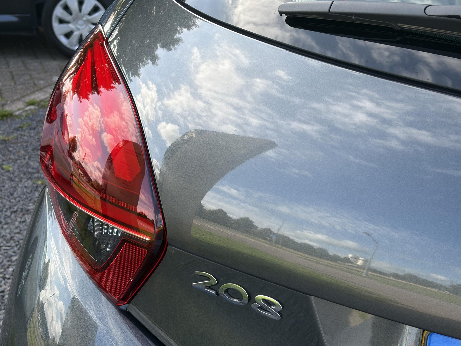 Peugeot 208 1.2 PureTech Blue Lion ✓Nieuwe D-riem✓Afn.Trekhaak✓Carplay✓Navi✓Airco✓Cruise✓Pdc✓2e Eigenaar✓Weinig Km✓5 Deurs✓N.A.P✓Apk tot 08-2027