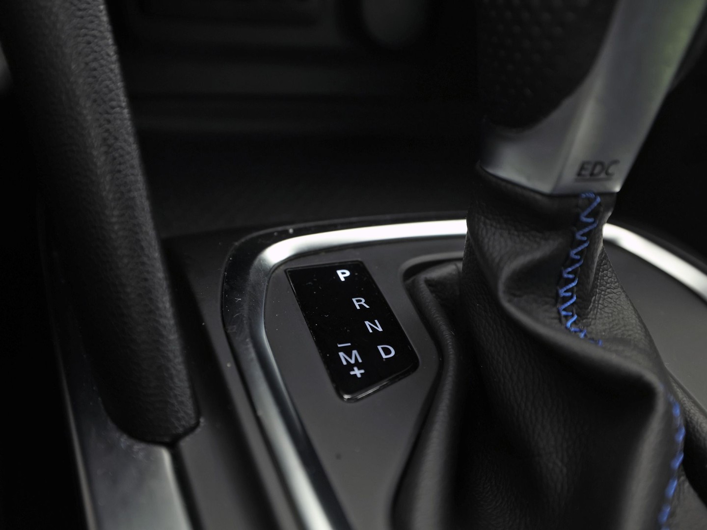 Renault Mégane Estate 1.6 TCe GT 205Pk Automaat (VIRTUAL COCKPIT, GROOT NAVI, KUIPSTOELEN, HEAD-UP DISPLAY, CAMERA, ADAPTIVE CRUISE, BOSE, STOELVERWARMING, NIEUWSTAAT)