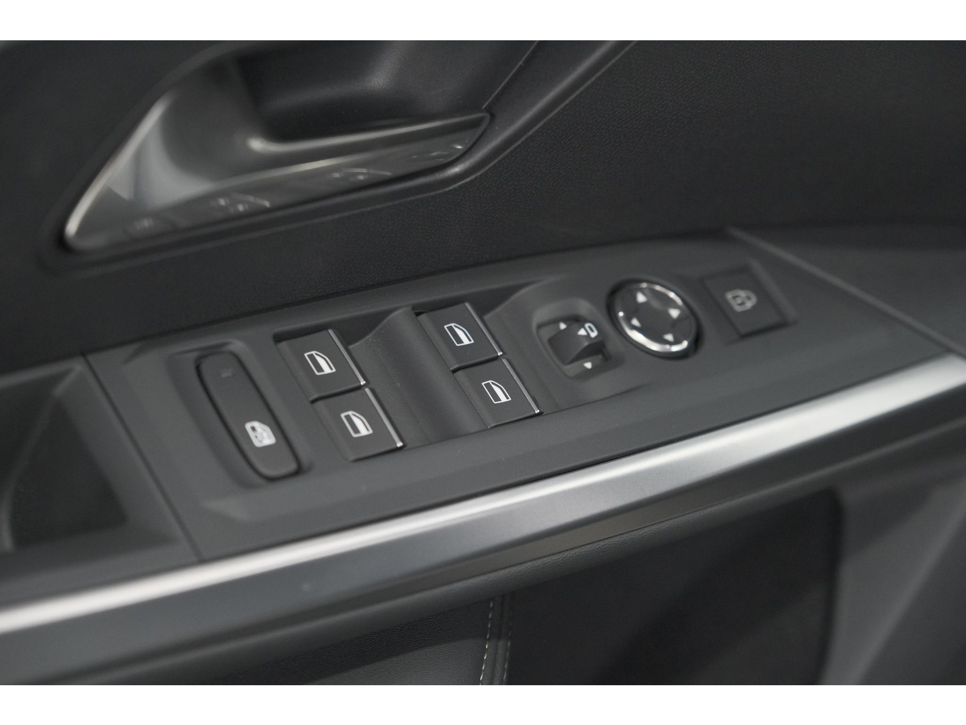 Peugeot 3008 1.2 Hybrid 136 GT | Panoramadak | FOCAL Audio | Alcantara Executive Pakket | 360 Camera | Adaptieve Cruise Control