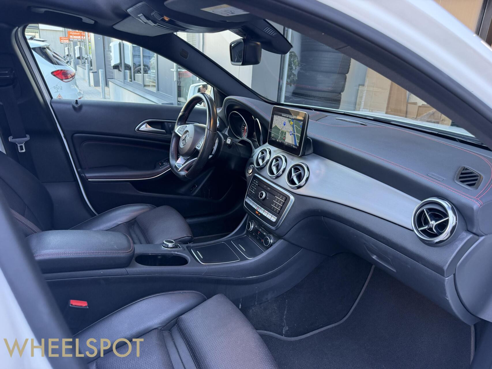 Mercedes GLA-klasse 250 4Matic AMG|Pano|Keyless|19 Inch|Camera
