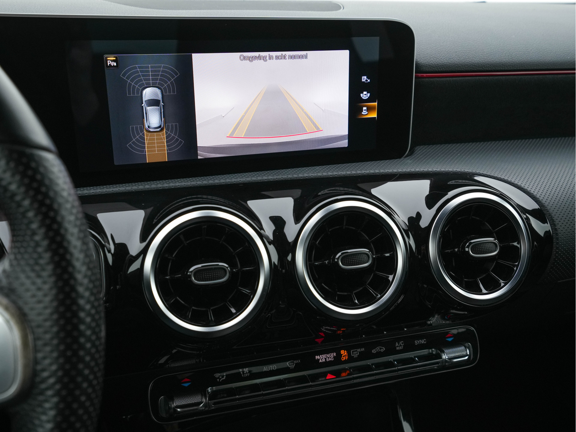 Mercedes-Benz A-klasse 180 AMG-Sport-Pack Business Solution *PANO | WIDESCREEN-DIGI-COCKPIT | FULL-LED | LEATHER-MICROFIBRE | CAMERA | ECC | PDC | CRUISE | HEATED-SPORTSEATS | PRIVACY-GLASS | 18"ALU*