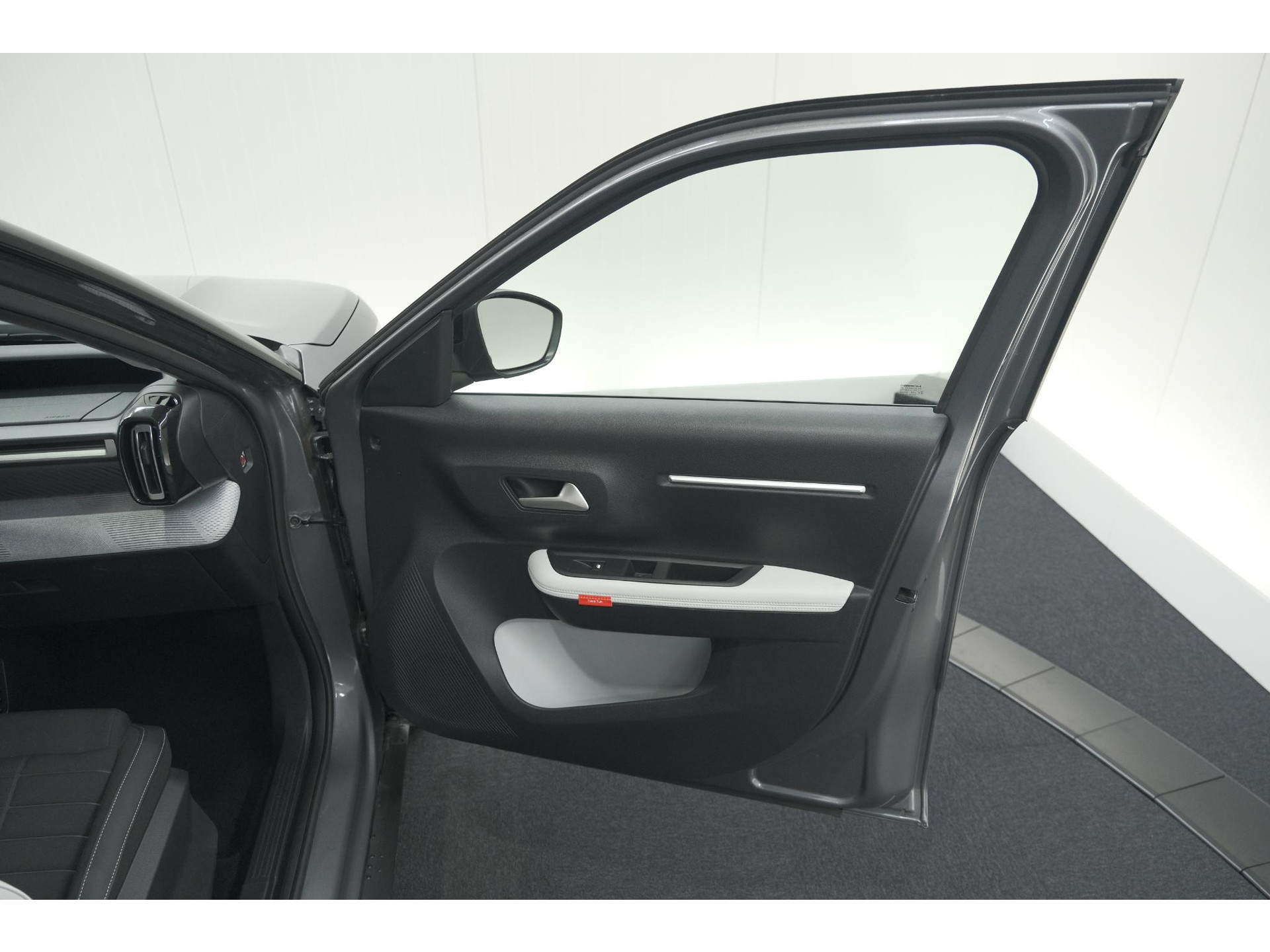 Citroen Ë-C3 Max 113pk 44 kWh | 7 KW Laadfunctie | Camera | Navigatie | Apple Carplay | Parkeersensoren