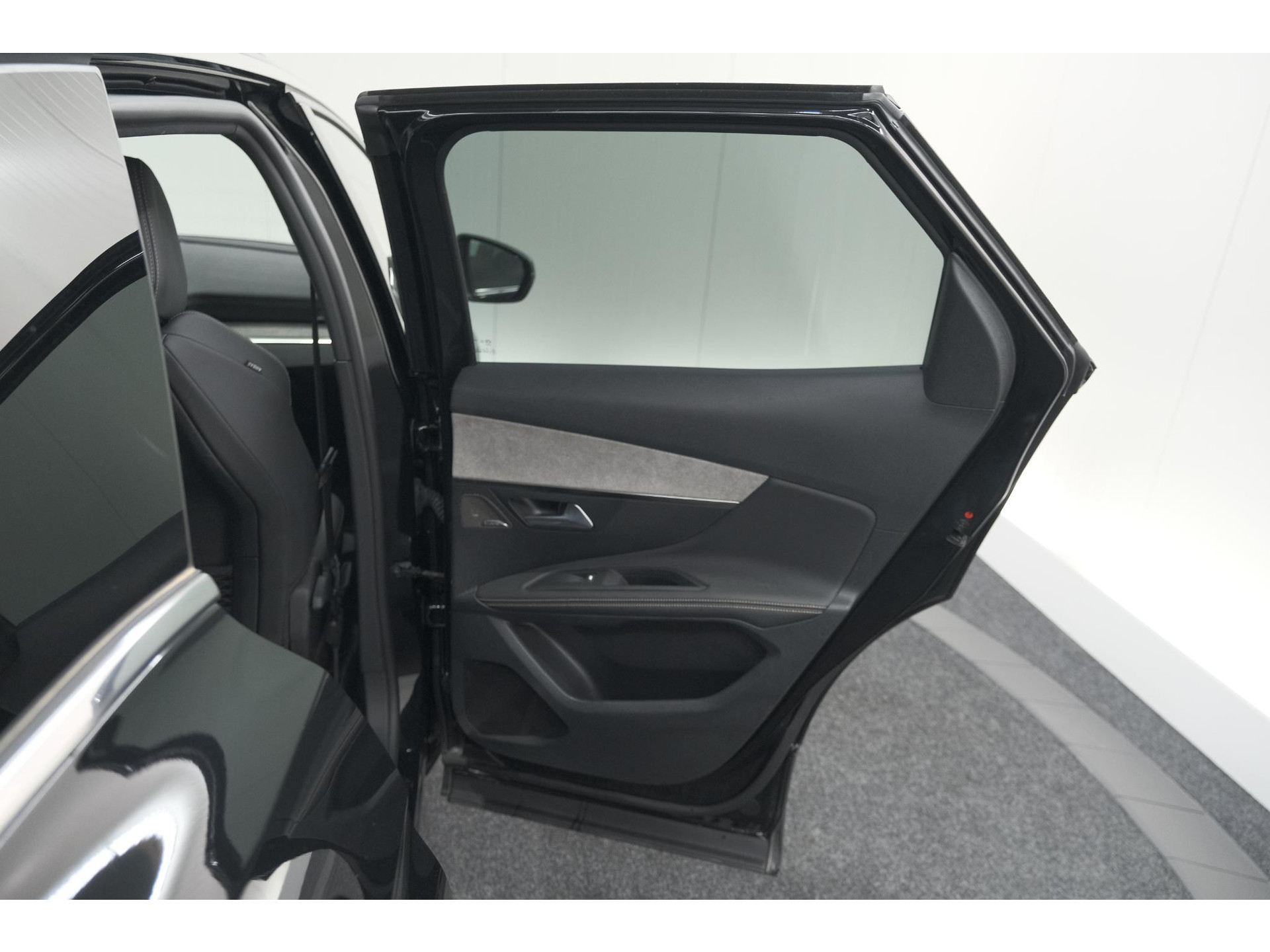 Peugeot 3008 1.2 Hybrid 136 GT | 360 Camera | Adaptieve Cruise Control | Elektronische Kofferklep | Navigatie