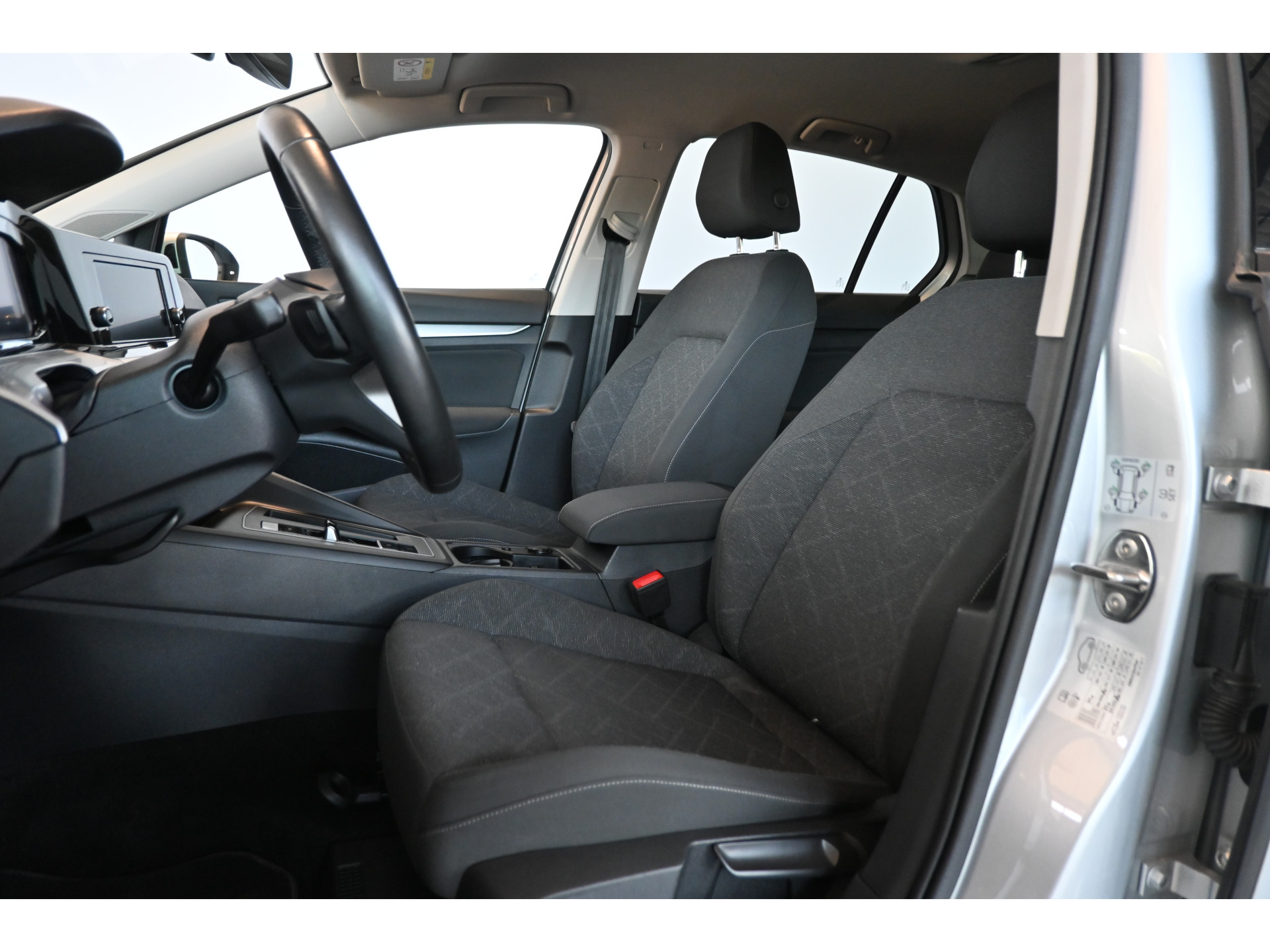 Volkswagen Golf 1.5 eTSI R-Line Automaat Clima Carplay Cruise Control Rijklaarprijs Inruil Mogelijk!