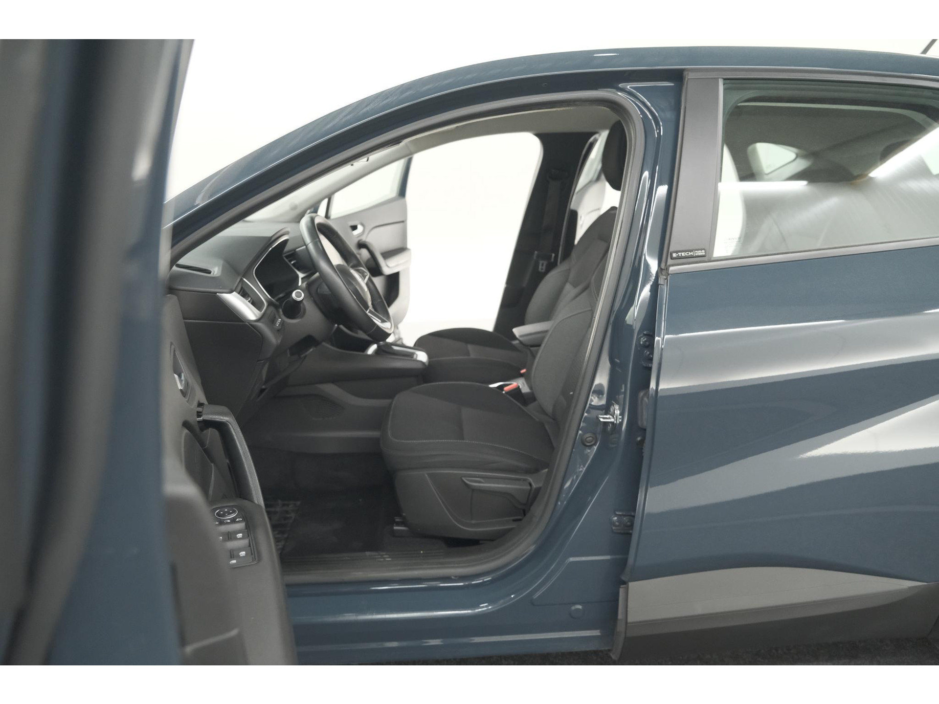 Renault Captur 1.6 E-Tech Plug-in Hybrid 160 Business | Parkeersensoren | Apple Carplay | Navigatie | Climate Control