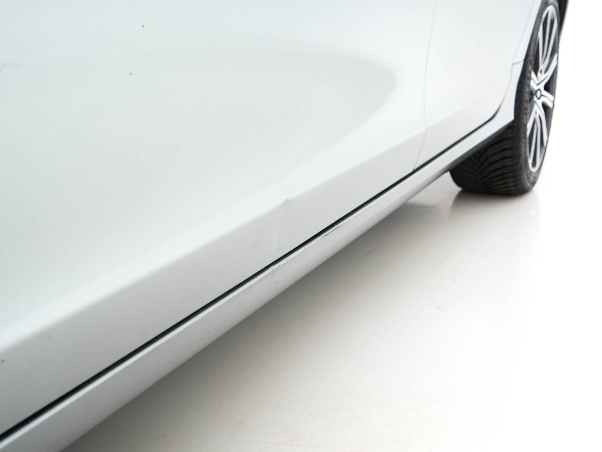 Volvo V60 2.4 D6 AWD Twin Engine Summum Aut. *PANO | NAVI-FULLMAP | LEATHER | BI-XENON | CAMERA |  ECC | PDC | CRUISE | SPORT-SEATS | PRIVACY-GLASS | TOWBAR | MEMORY-PACK | HEATED-COMFORTSEATS | 18"ALU*