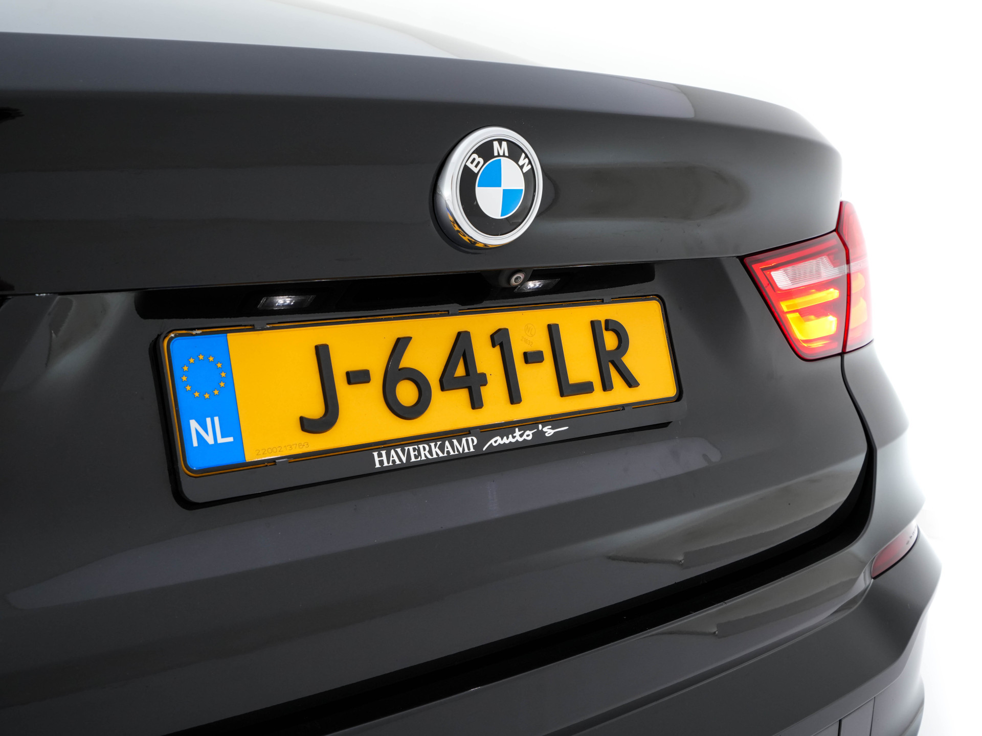 BMW X4 xDrive35d Centennial High Executive M-Sportpack Aut. *PANO | HEAD-UP | LEATHER-FABRIC | FULL-LED | ADAPTIVE-CRUISE | MEMORY-PACK | CAMERA | NAVI-FULLMAP | HEATED-SPORTSEATS | TOWBAR | PRIVACY-GLASS | SHIFT-PADDLES | 20''ALU*