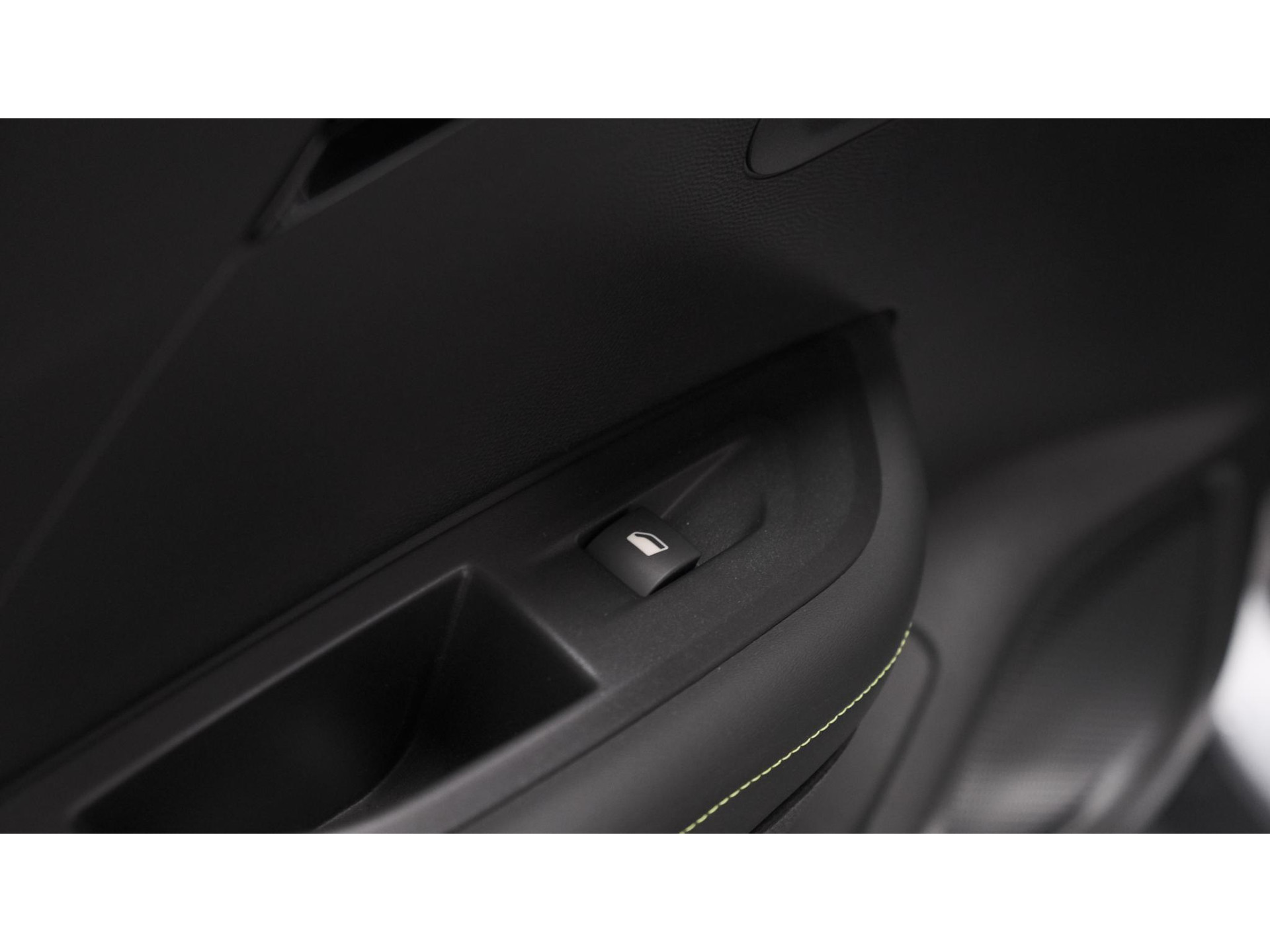Peugeot 2008 PureTech 130 EAT8 GT | 360 Camera | Adaptieve Cruise Control | Dodehoekdetectie | Apple Carplay