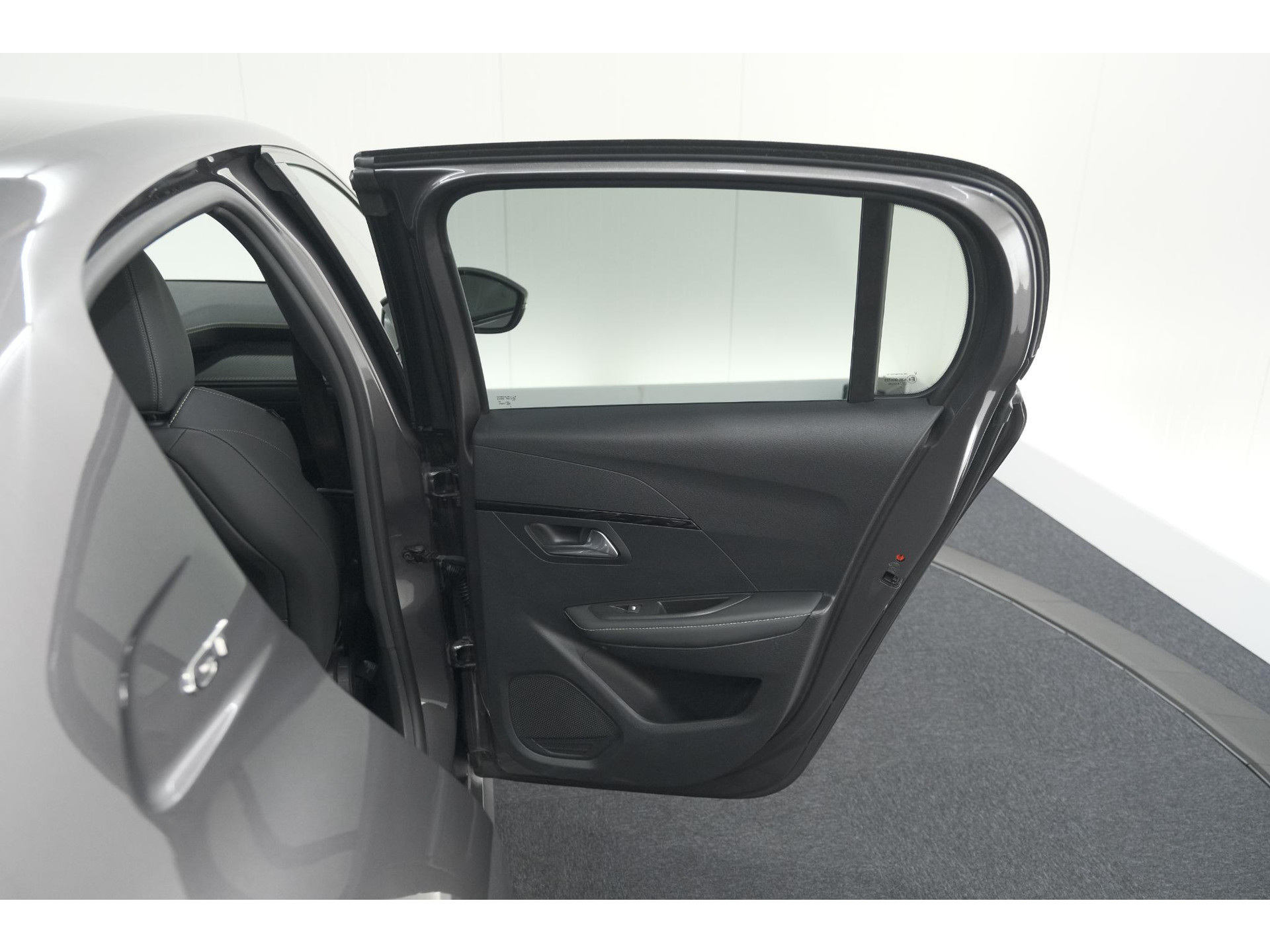 Peugeot 208 PureTech 100 EAT8 GT | Camera | Dodehoekdetectie | Navigatie | Apple Carplay