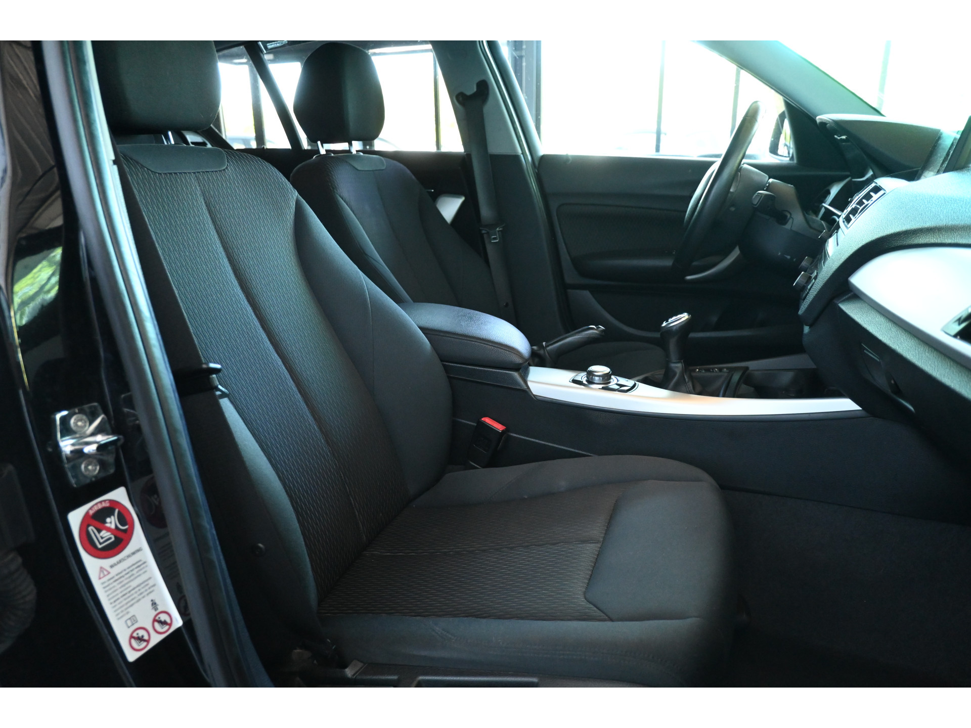 BMW 1-serie 116i Business+ Clima Cruise control Navigatie Xenon Stoelverwarming Inruil Mogelijk!