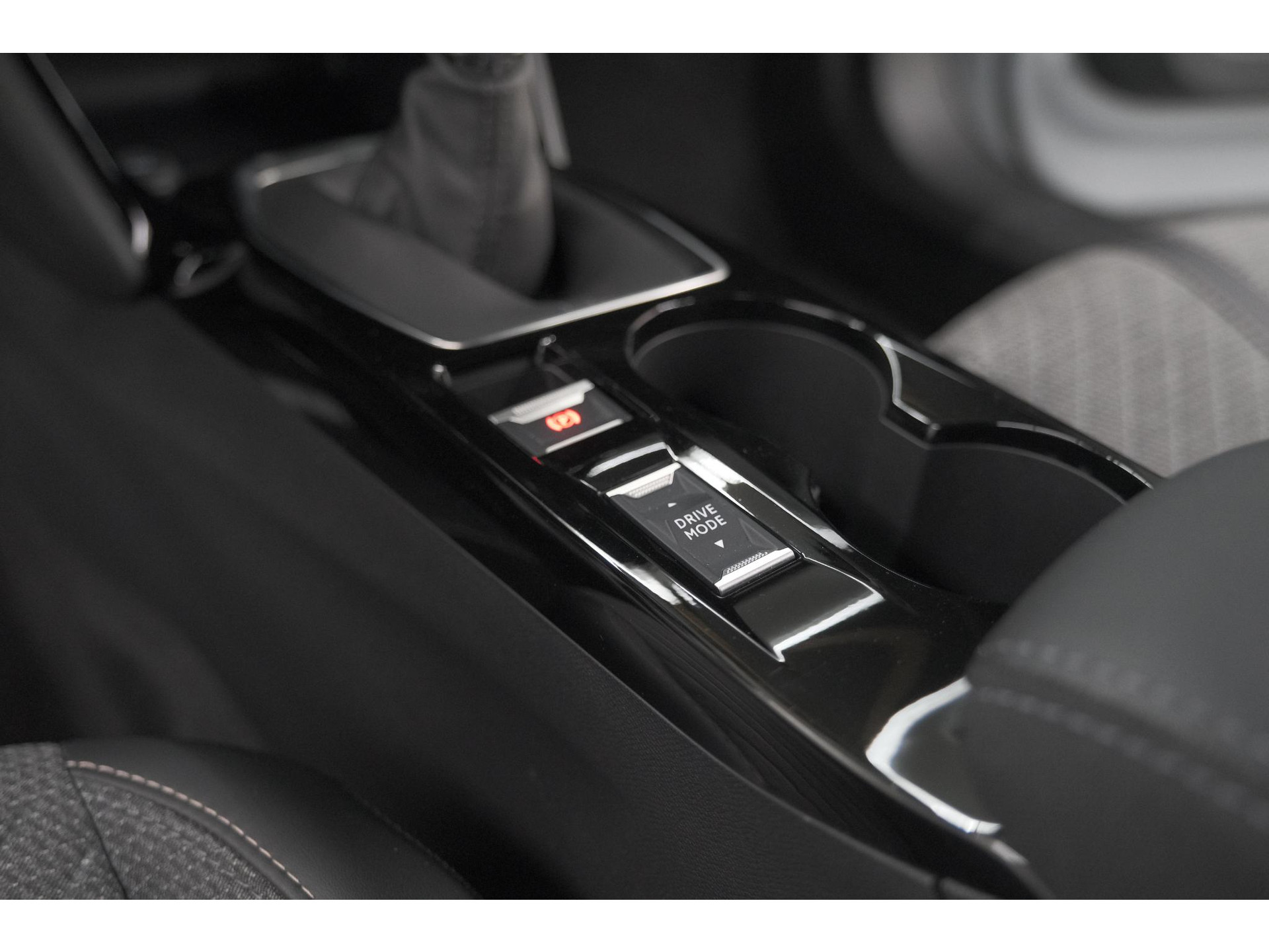 Peugeot 2008 PureTech 100 Allure | Apple Carplay | Parkeersensoren | Climate Control | Cruise Control