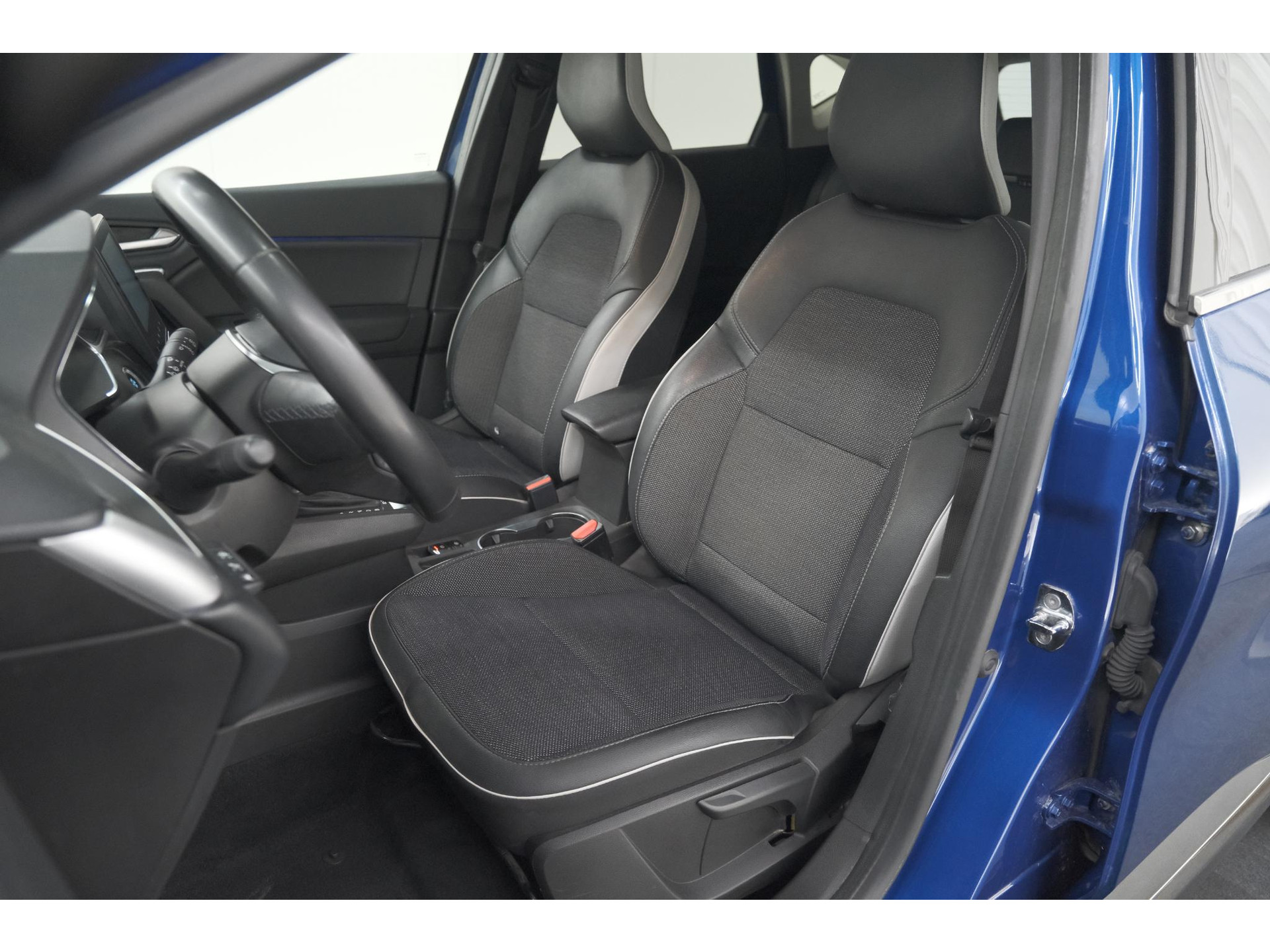 Renault Captur 1.6 E-Tech full hybrid 145 techno | Camera | Parkeersensoren | Climate control | Keyless