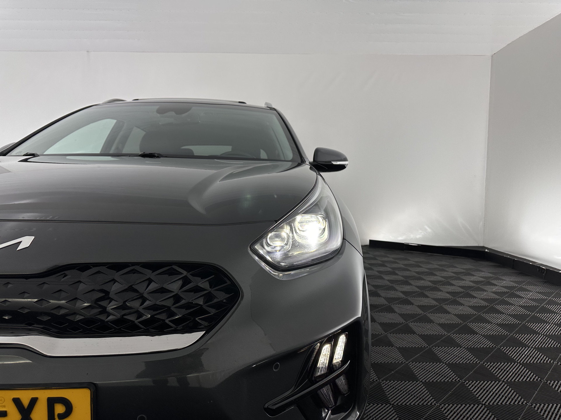 Kia Niro 1.6 GDi Hybrid ExecutiveLine (INCL-BTW) Aut. *PANO |  LEATHER | FULL-LED | NAVI-FULLMAP | DIGI-COCKPIT | HEATED-COMFORTSEATS | CAMERA | DAB+ | KEYLESS | ECC | SHIFTPADDLES | ADAPTIVE-CRUISE | LANE-ASSIST | 16"ALU*