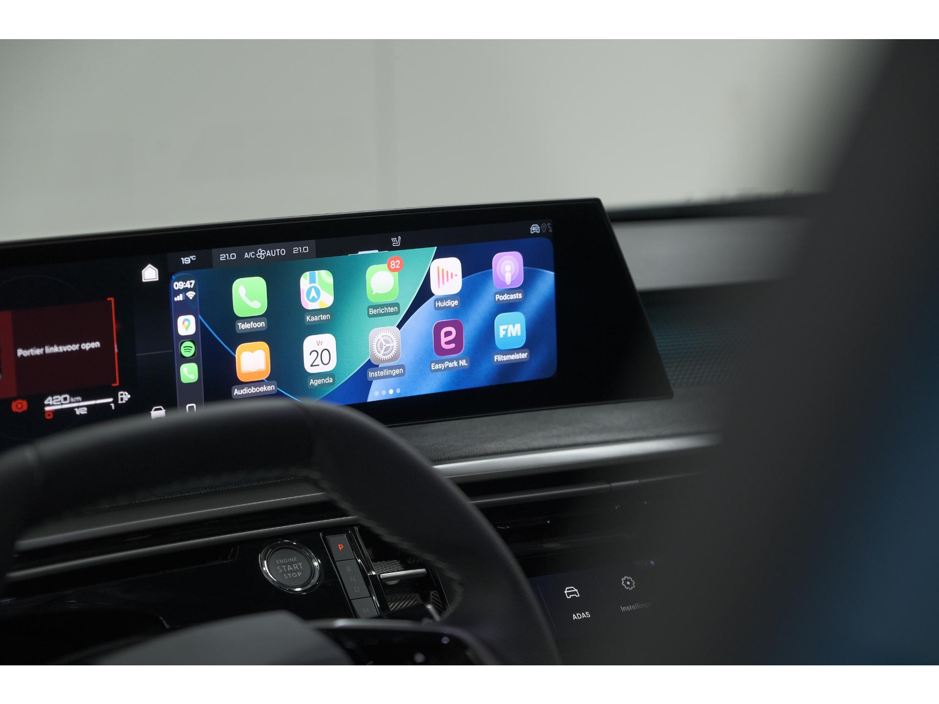 Peugeot 3008 1.2 Hybrid 136 GT | Panoramdak | 360 Camera | Stoelverwarming | Elektrische Kofferklep | Allseason Banden