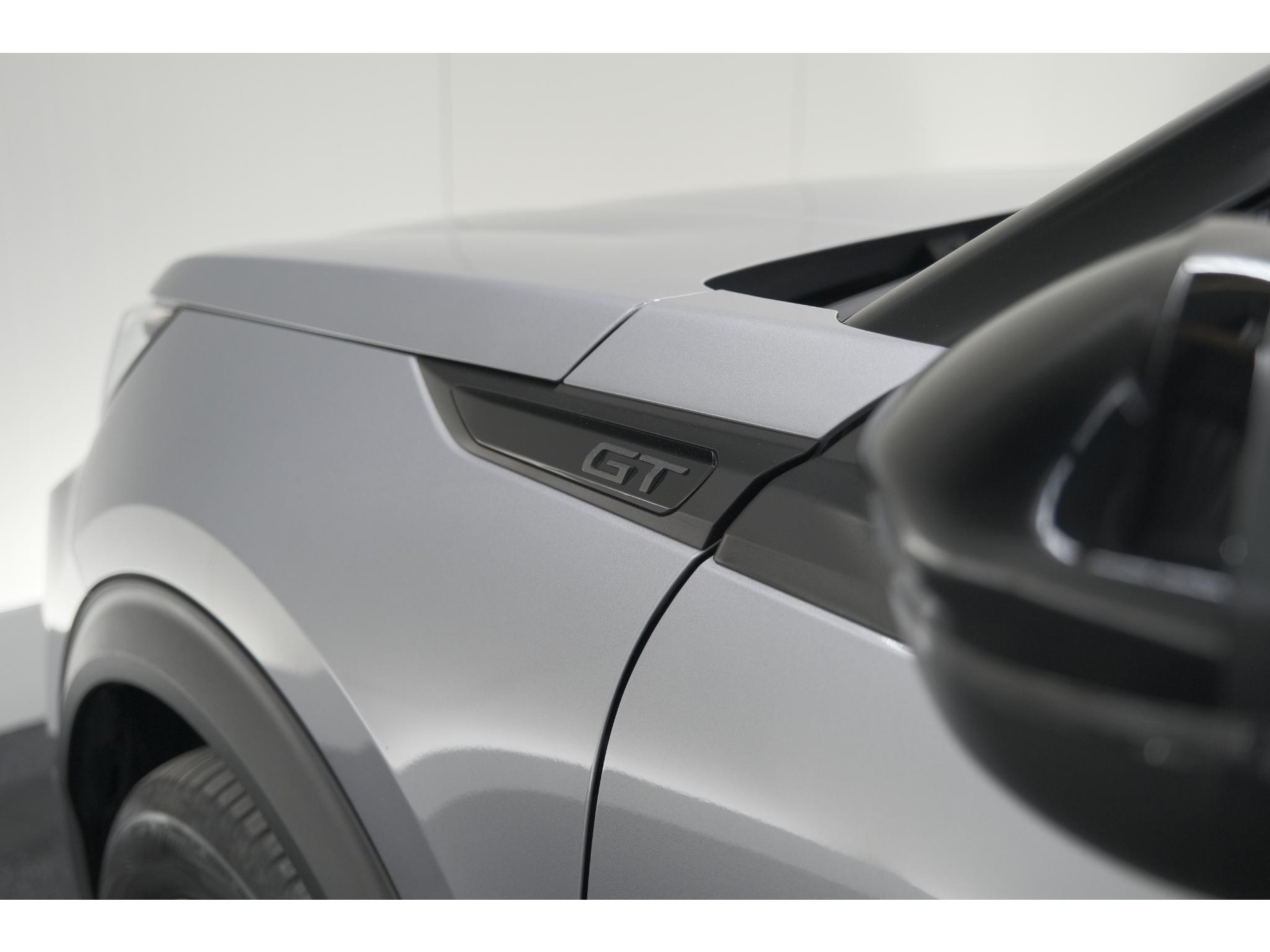 Peugeot 2008 PureTech 130 EAT8 GT | 360 Camera | Adaptieve Cruise Control | Dodehoekdetectie | Navigatie