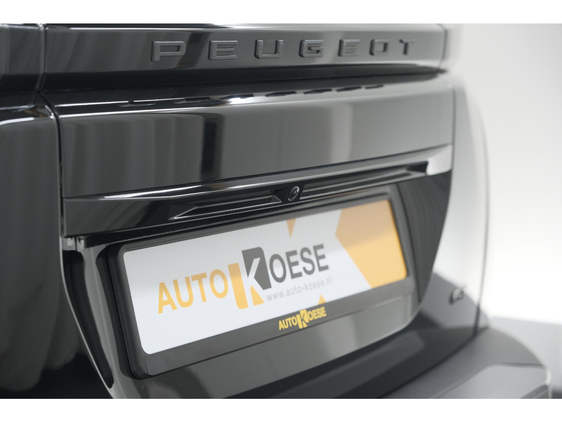 Peugeot 2008 PureTech 130 EAT8 GT | Camera | Parkeersensoren | Apple Carplay