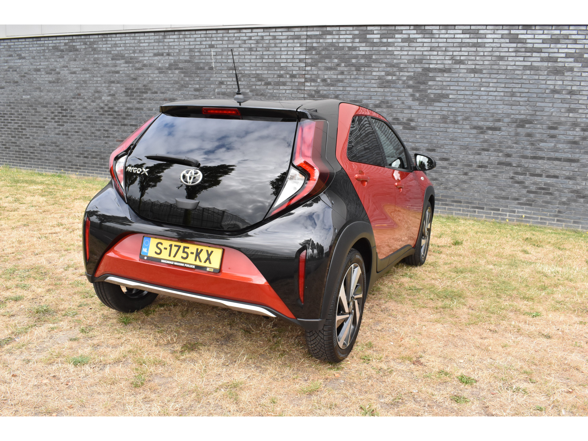 Toyota Aygo X 1.0 VVT-i MT Envy Jbl Navigatie Carplay
