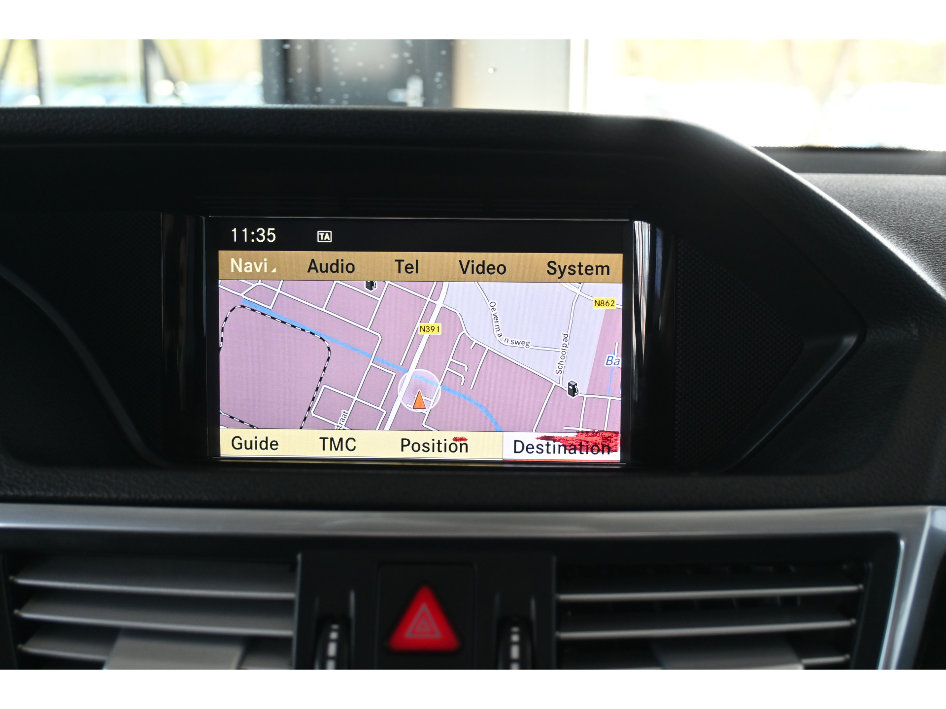 Mercedes-Benz E-klasse 500 Elegance V8 Automaat Clima Panoramadak Trekhaak PDC Stoelverwarming Cruise control Goed Onderhouden! Inruil Mogelijk!