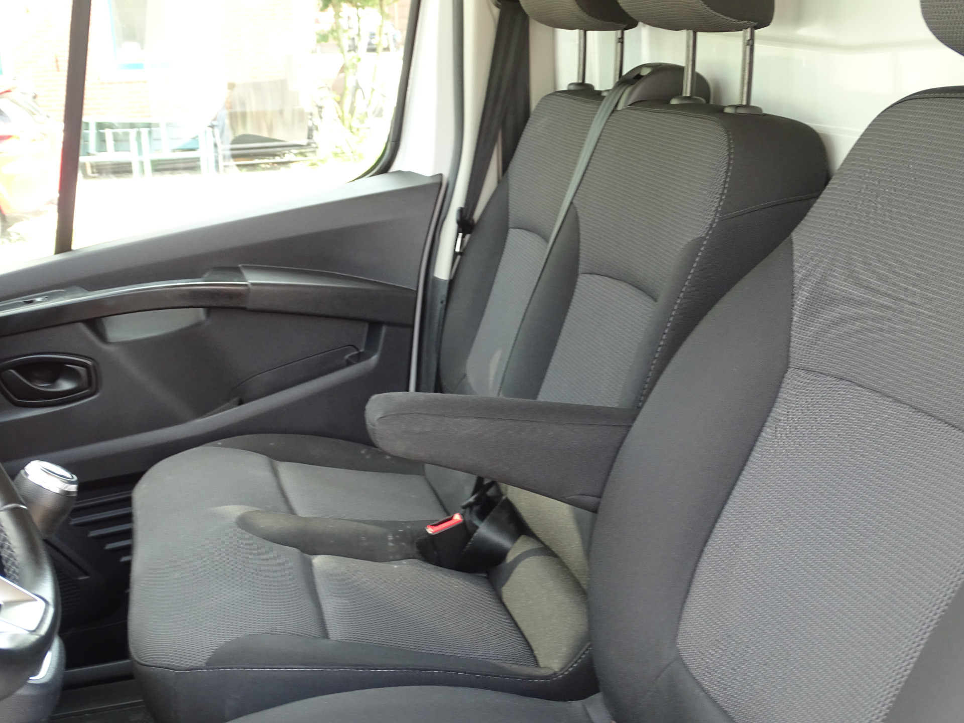Renault Trafic 2.0 dCi L2H1