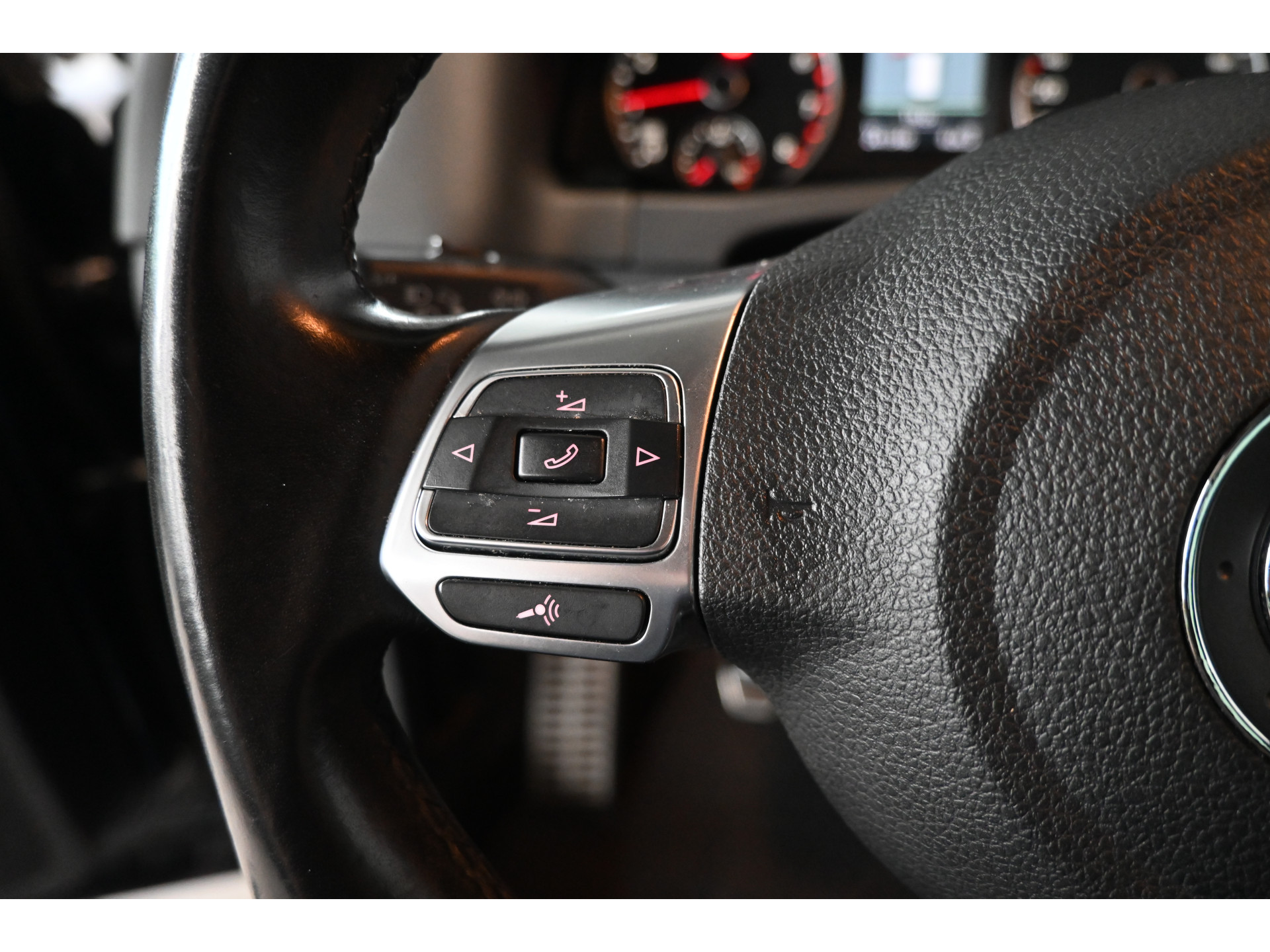 Volkswagen Tiguan 1.4 TSI Sport&Style 4Motion R-line Edition Clima Navigatie Stoelverwarming Goed Onderhouden! Inruil Mogelijk!