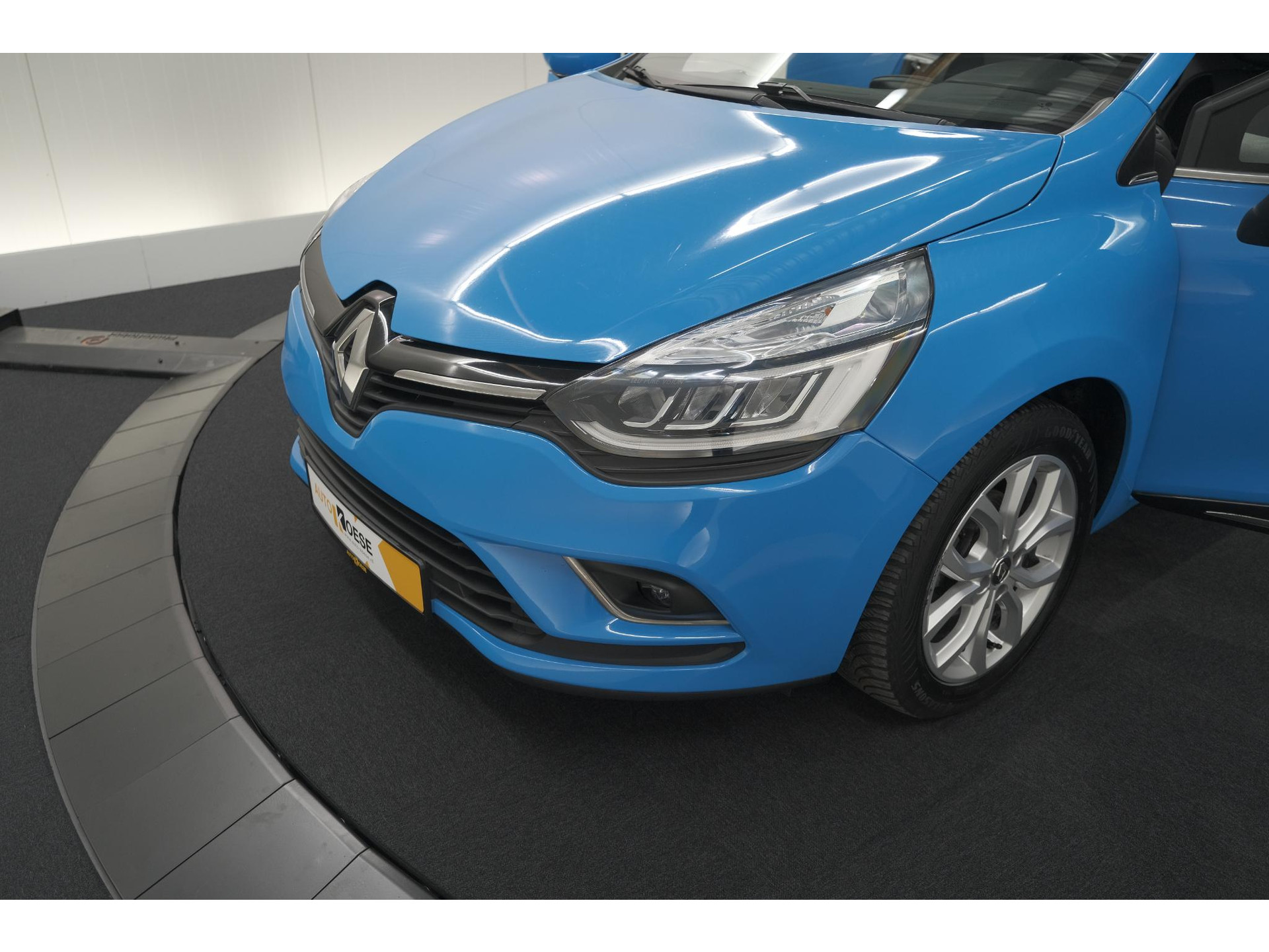 Renault Clio Estate TCe 90 Intens | Bleu De France | Parkeersensoren | Navigatie | Climate Control