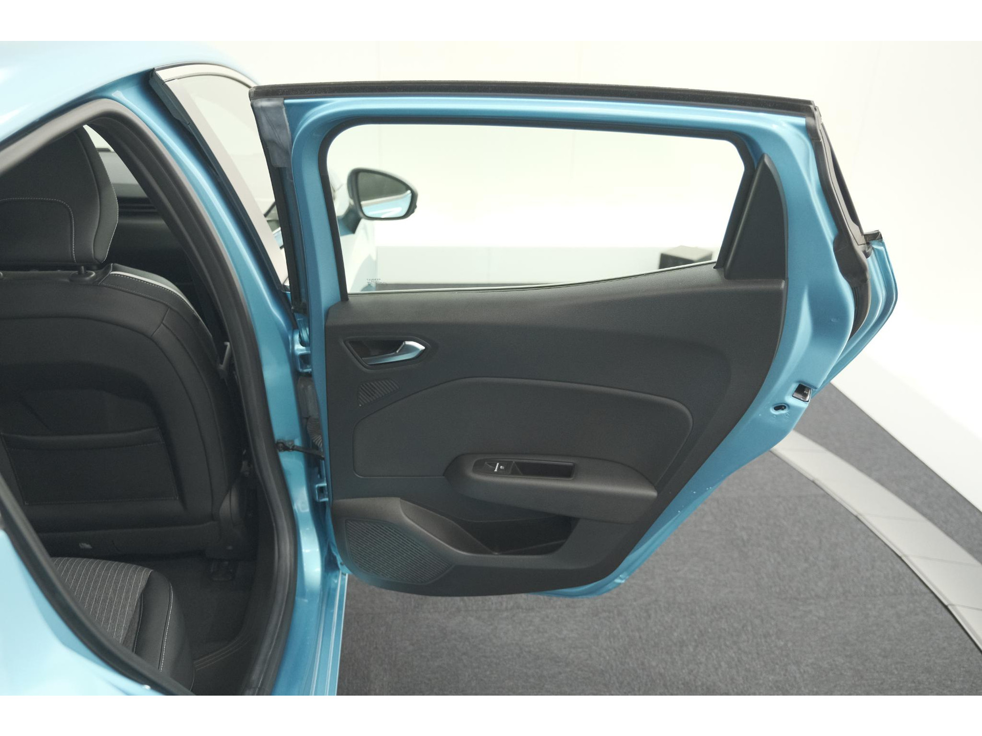 Renault Clio TCe 100 Intens | Navigatie | Apple Carplay | Parkeersensoren