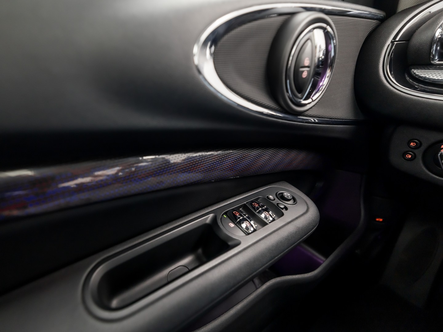 MINI Clubman 2.0 Cooper S Chilli 192Pk Automaat (PANORAMADAK, GROOT NAVI, MEMORY SEAT, LEDER, HARMAN/KARDON, CAMERA, STOELVERWARMING, LED KOPLAMPEN, NIEUWSTAAT)