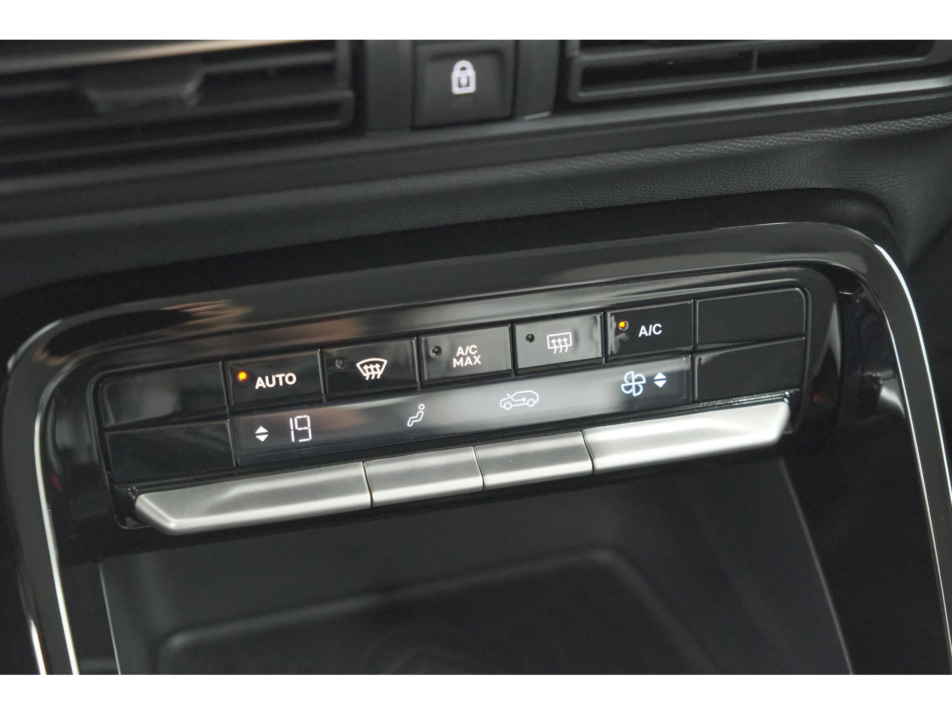 Citroen Ë-C3 Max 113pk 44 kWh | 11 KW Lader | 96,1% SOH | Camera | Navigatie | Parkeersensoren