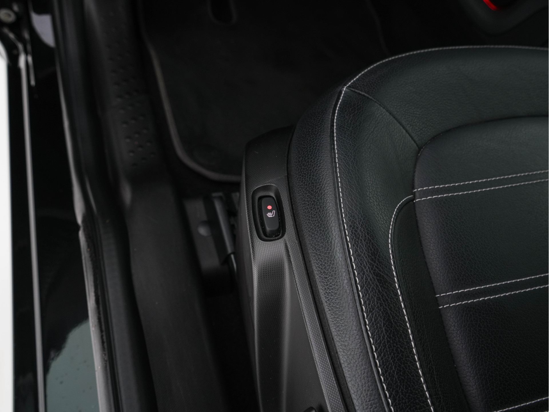 Smart fortwo EQ Business Solution 18 kWh [ 3-Fase ] ( SOH-93%) Aut. *PANO | LEATHER | NAVI-FULLMAP | CAMERA | HEATED-COMFORTSEATS | AIRCO | CRUISE | AMBIENT-LIGHT | 15''ALU*