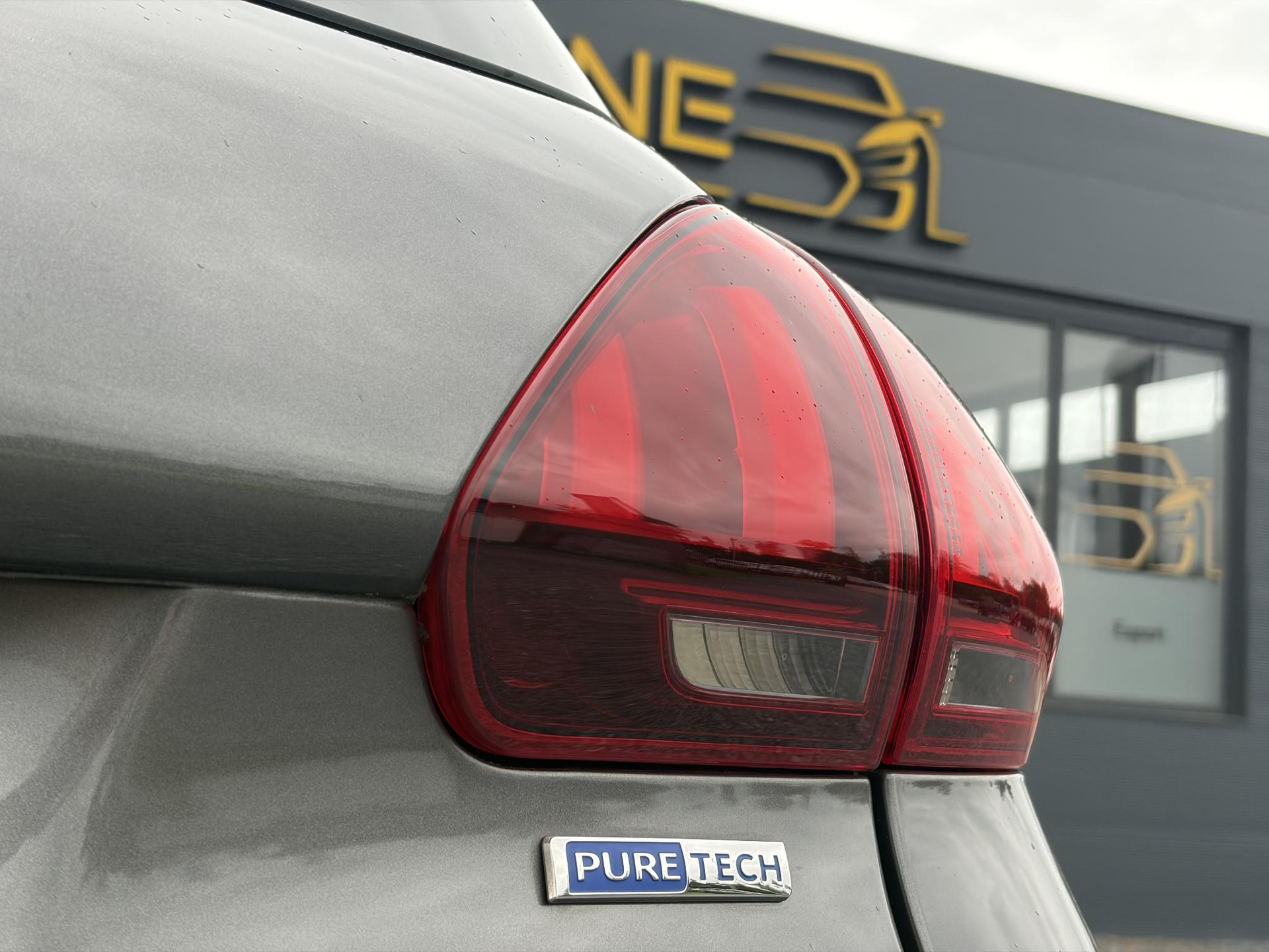 Peugeot 2008 1.2 PureTech Blue Lion ✓D-riem vv in 10-2025✓Navi✓110pk✓Carplay✓Airco✓Cruise✓Pdc✓N.A.P✓Apk tot 12-2026