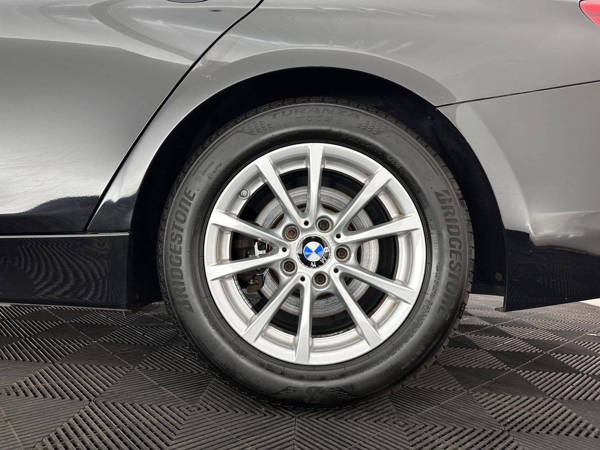 BMW 3-serie Touring 320d EDE Corporate Lease Essential Aut. *PANO | FULL-LEATHER | FULL-LED | NAVI-FULLMAP | HEATED-COMFORTSEATS | HIFI-SOUND | ECC | PDC | CRUISE | 16''ALU*