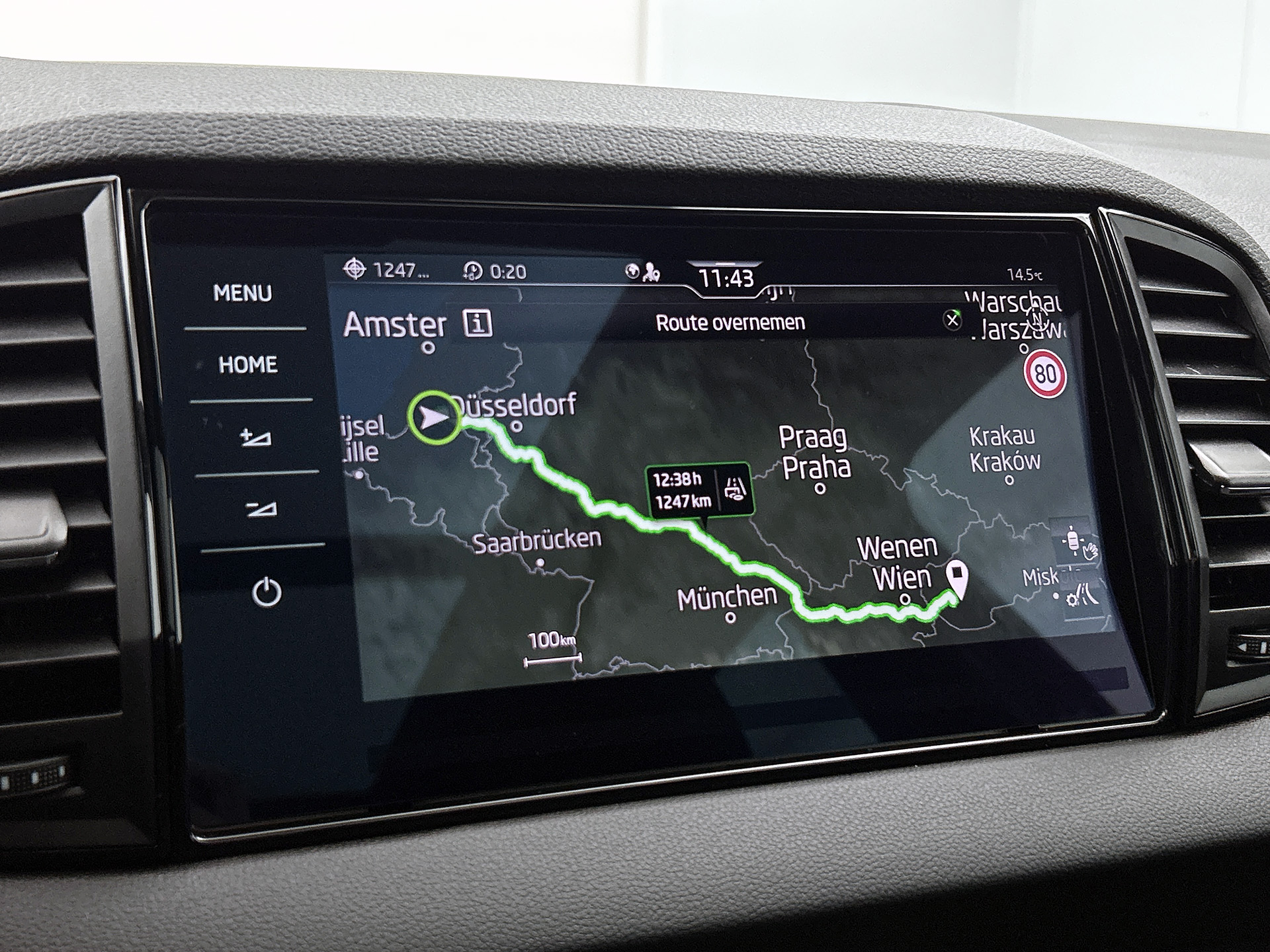 ŠKODA Karoq 1.5 TSI ACT Sportline Business | PANORAMADAK | 360 CAMERA | WINTERPACK | KEYLESS | NAVI | ELEKTR. ACHTERKLEP
