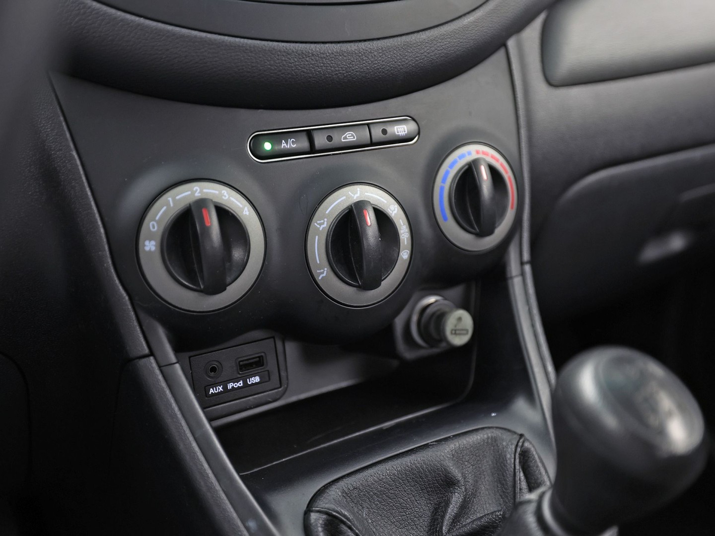 Hyundai i10 1.1 i-Drive Sport (AIRCO, SPORTSTOELEN, LM VELGEN, ELEK RAMEN, NIEUWSTAAT)