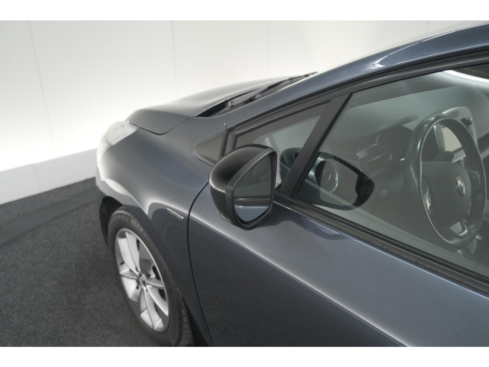 Renault Clio 1.2 Limited | Trekhaak | Navigatie | Parkeersensoren | Climate Control