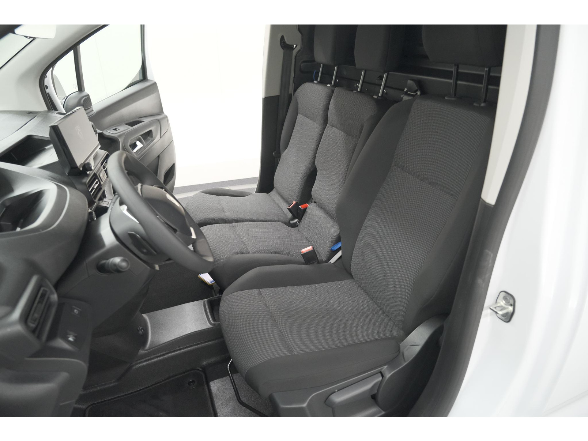 Peugeot Partner 1.5 BlueHDi 130 EAT8 S&S L2 | Trekhaak | Camera | Betimmering Laadruimte