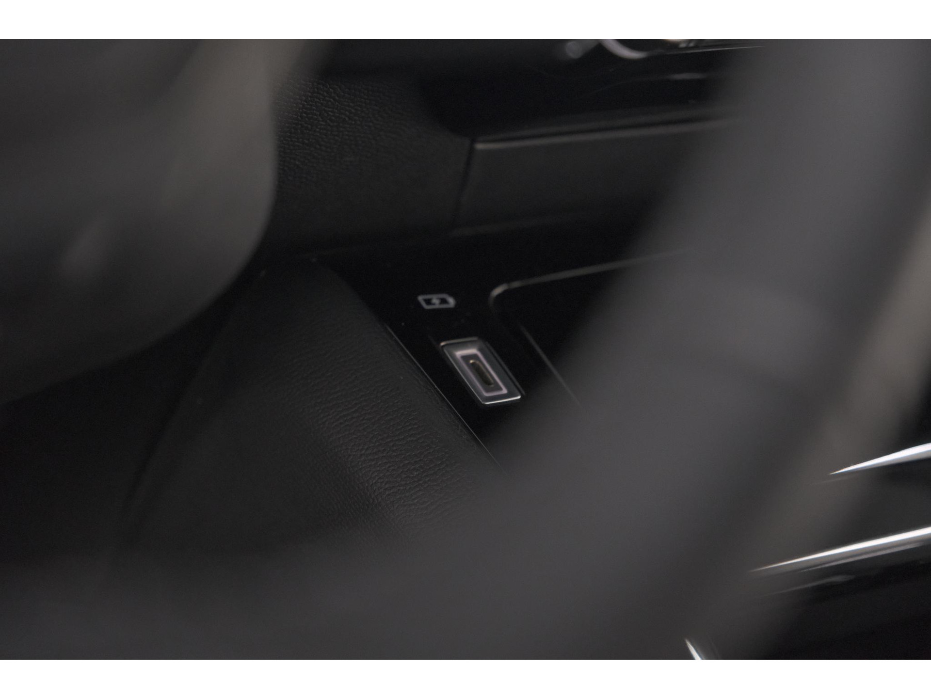 Peugeot 208 PureTech 100 Allure | Apple Carplay | Parkeersensoren | Climate Control
