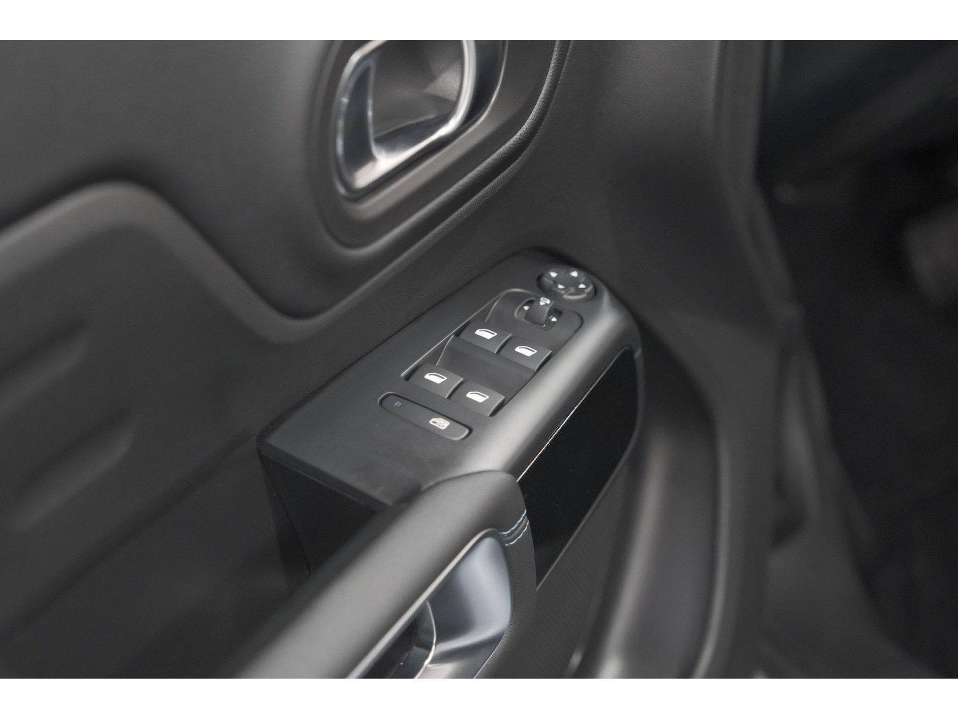 Citroen C5 Aircross 1.2 Hybrid 136 Plus | Camera | Navigatie | Parkeersensoren | Apple Carplay